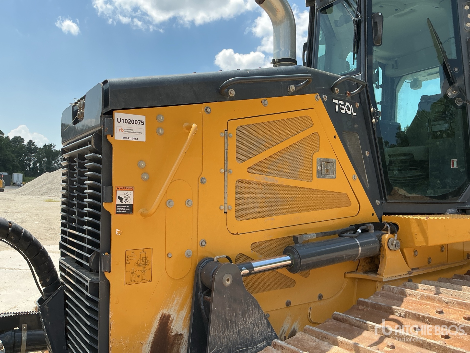 2022 John Deere 750L LGP