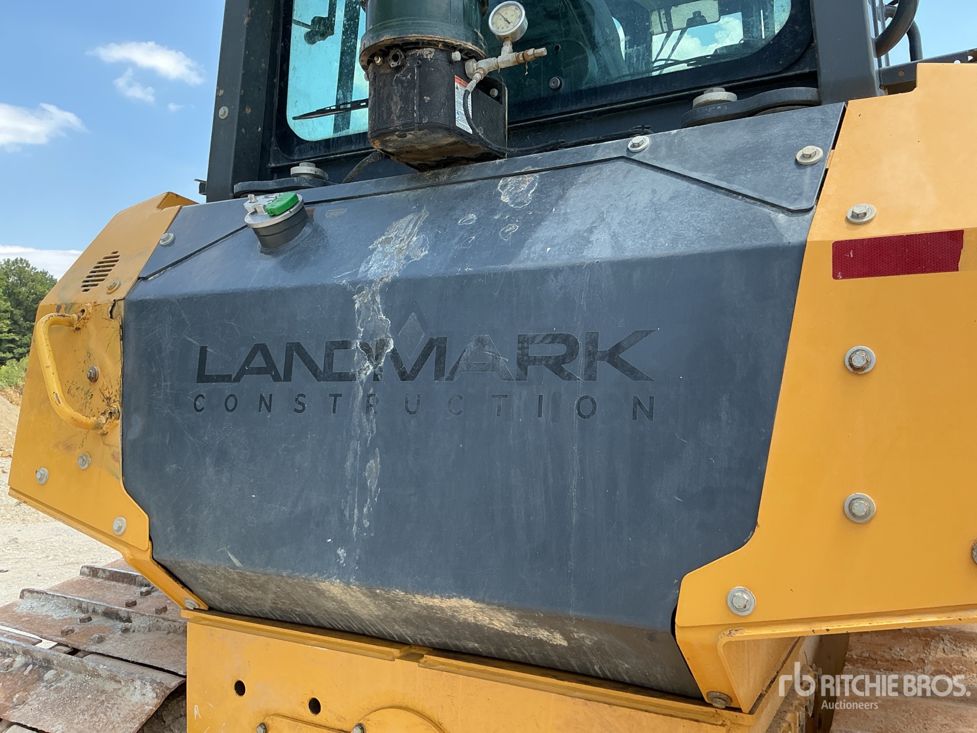 2022 John Deere 750L LGP