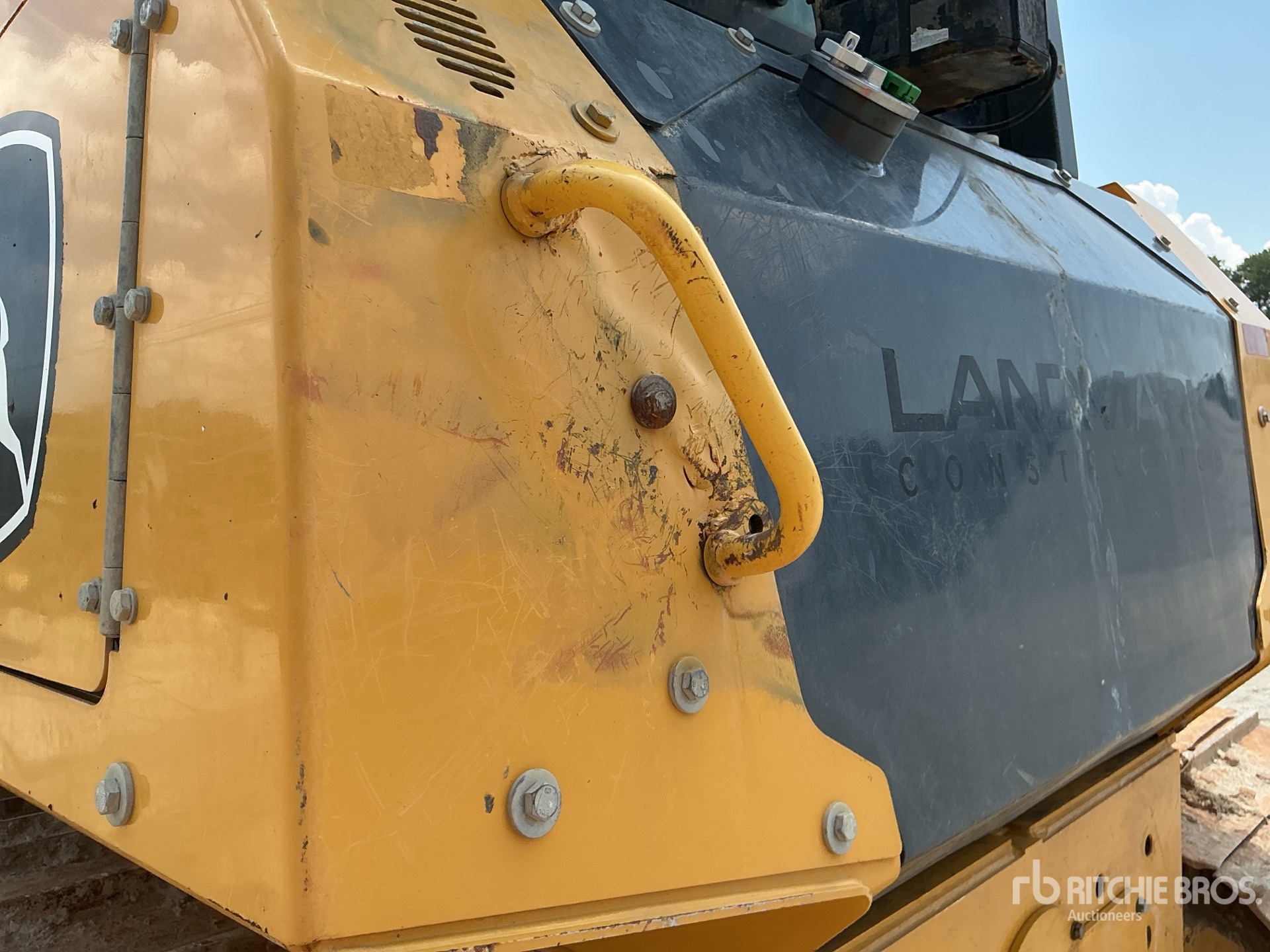 2022 John Deere 750L LGP