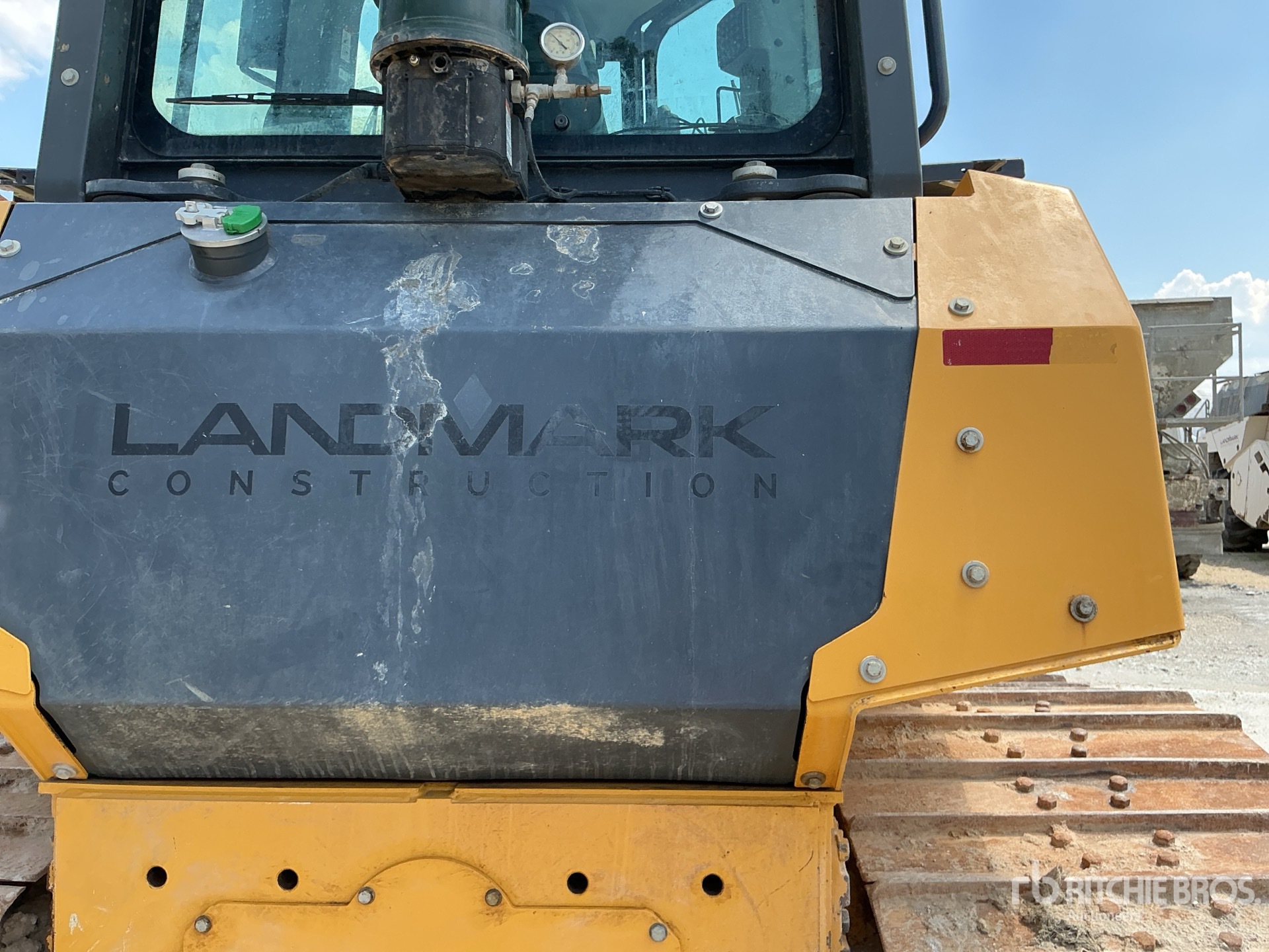 2022 John Deere 750L LGP