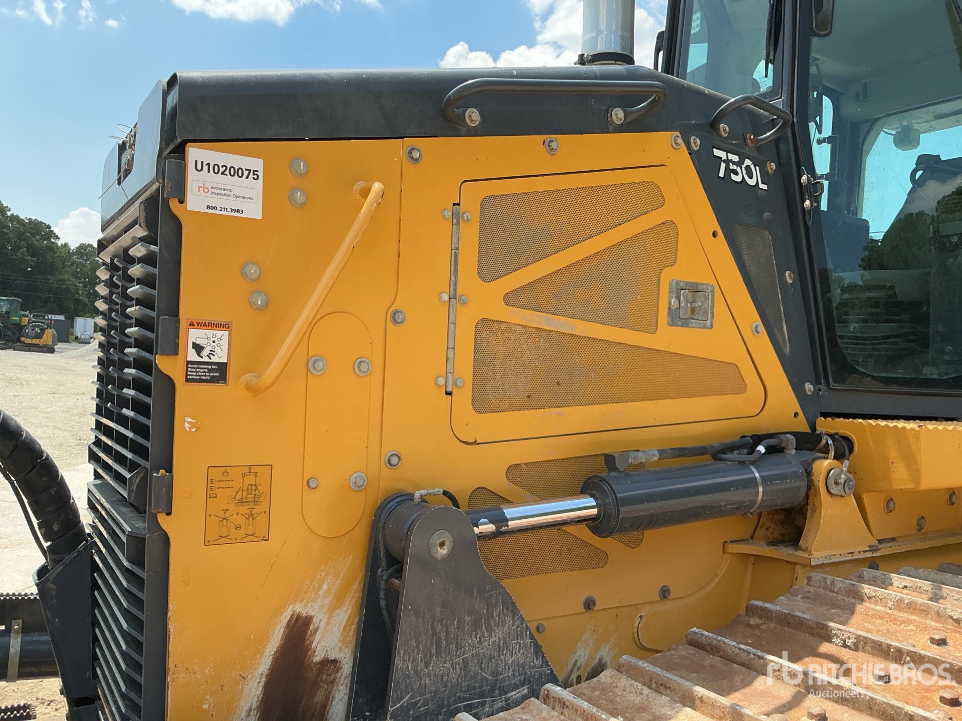 2022 John Deere 750L LGP