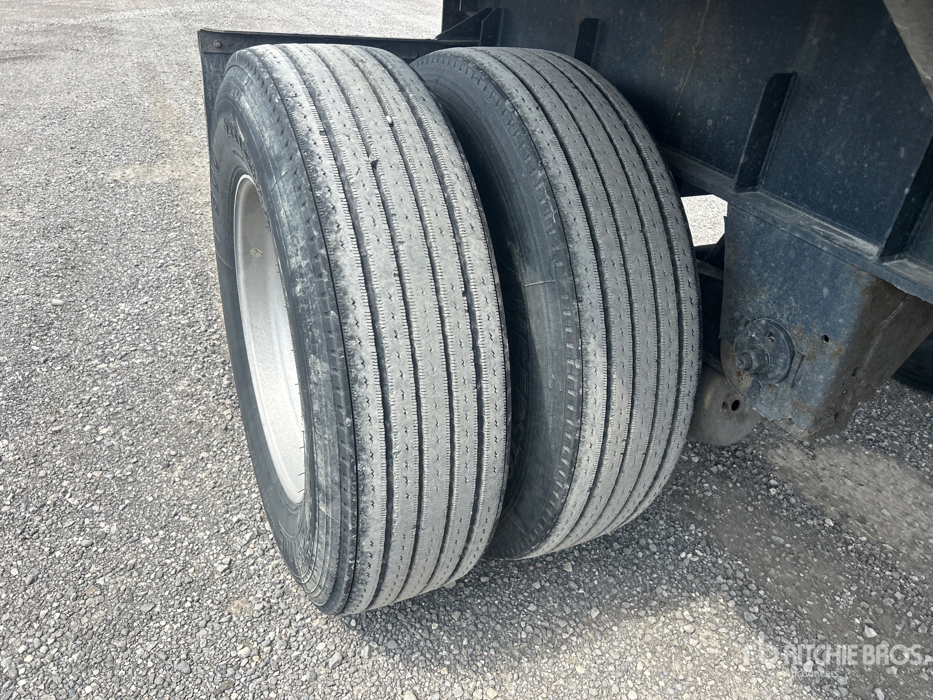 2015 Load King  48 FT T/A SPREAD AXLE