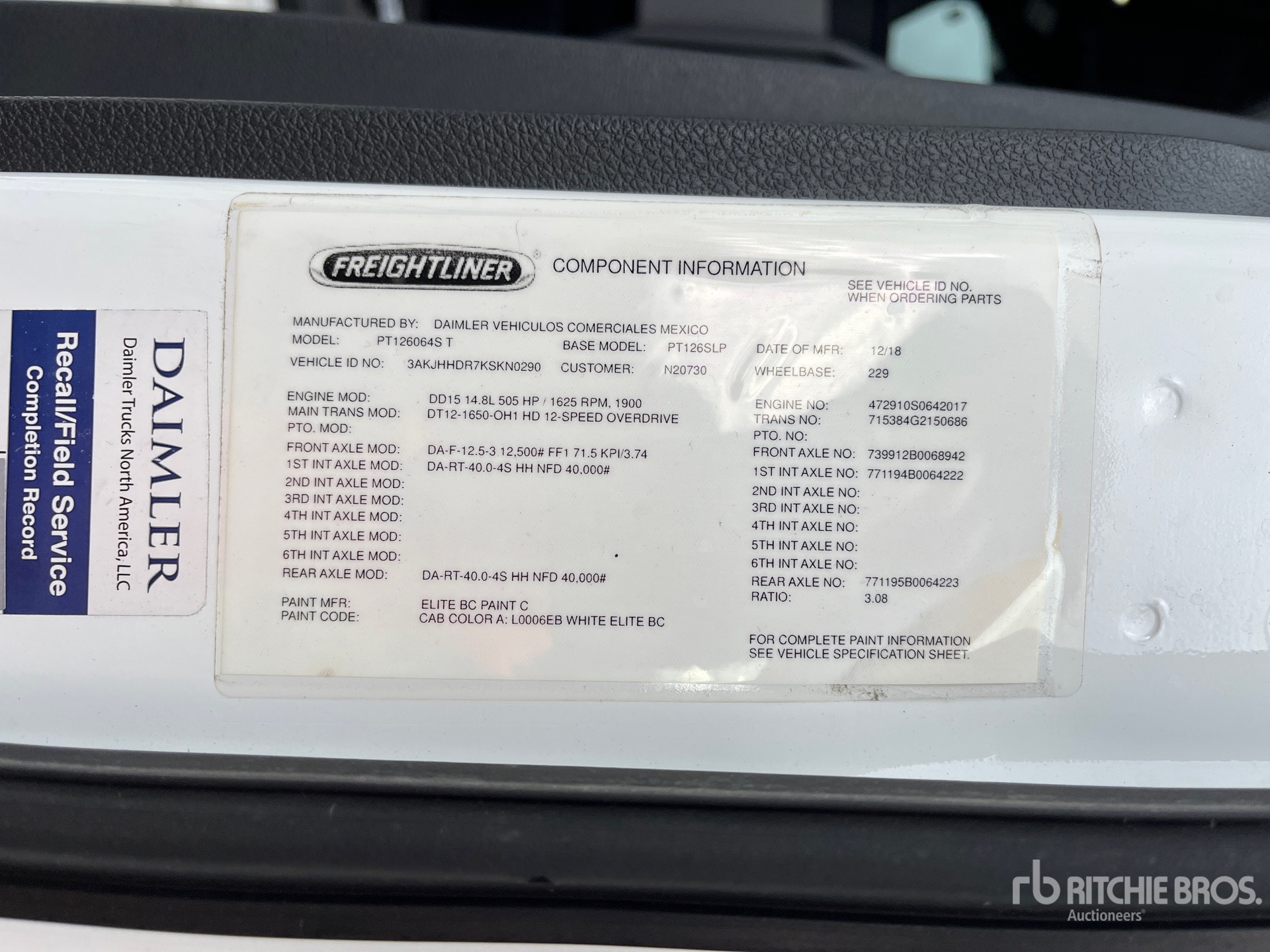 2019 Freightliner CASCADIA 126