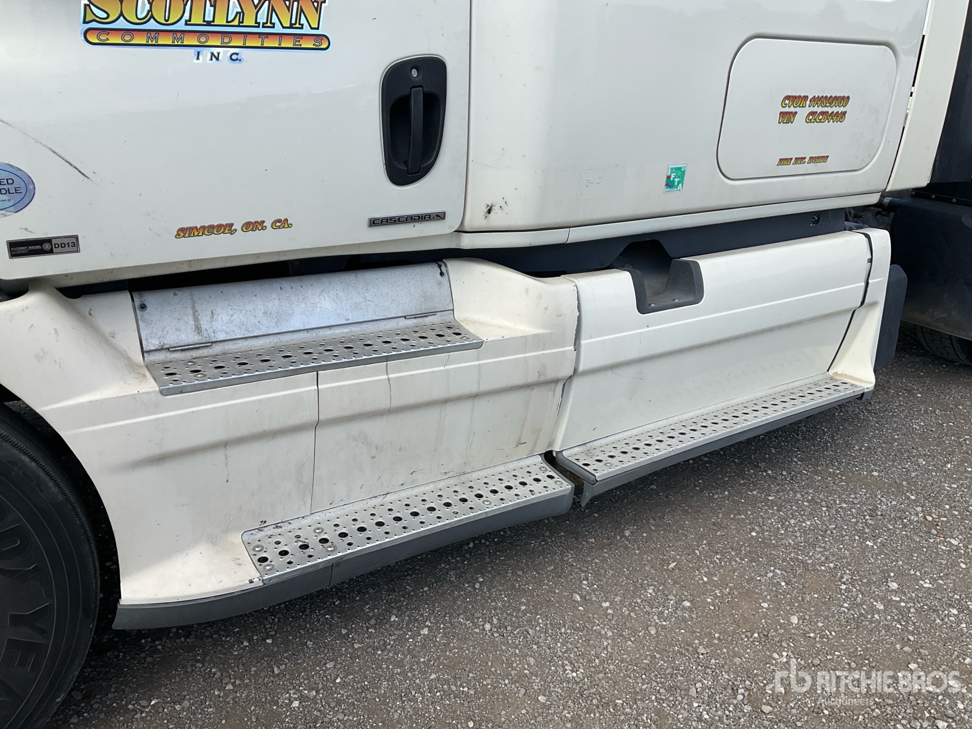 2012 Freightliner CASCADIA 113