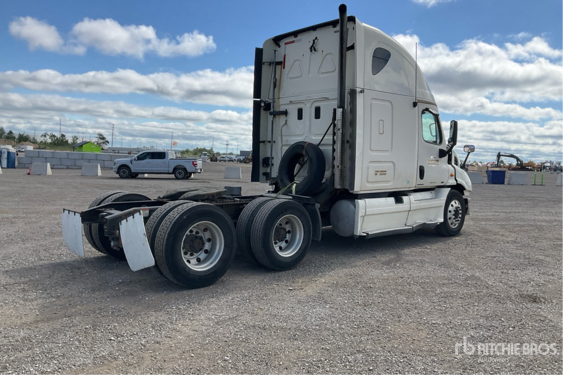2012 Freightliner CASCADIA 113