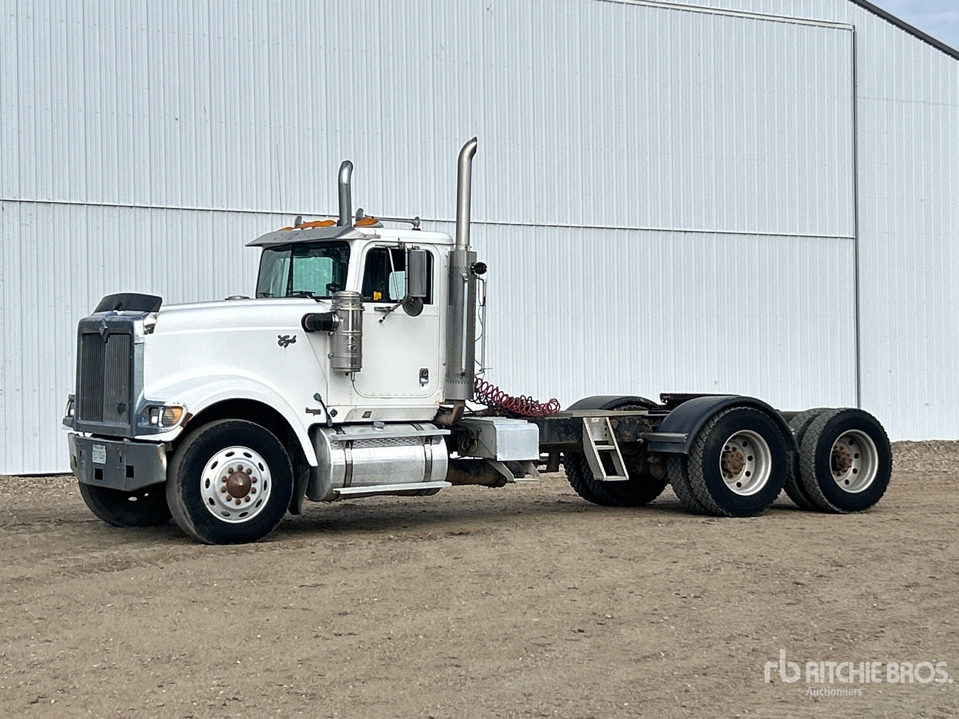 Photo of 1999 International 9900