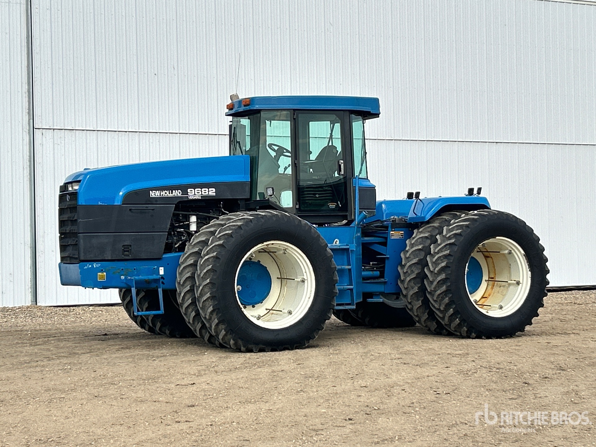 Photo of 1998 New Holland 9682