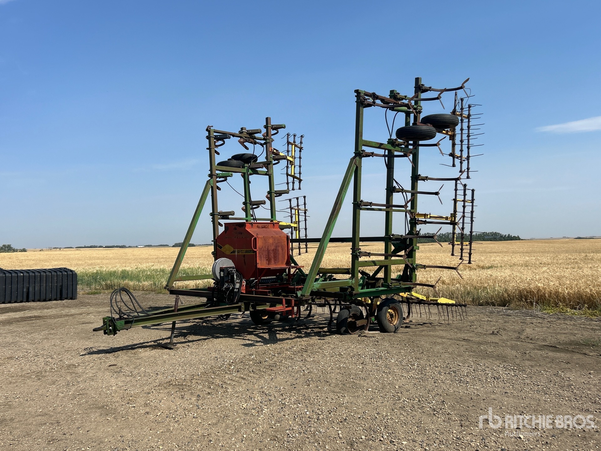 John Deere 1610