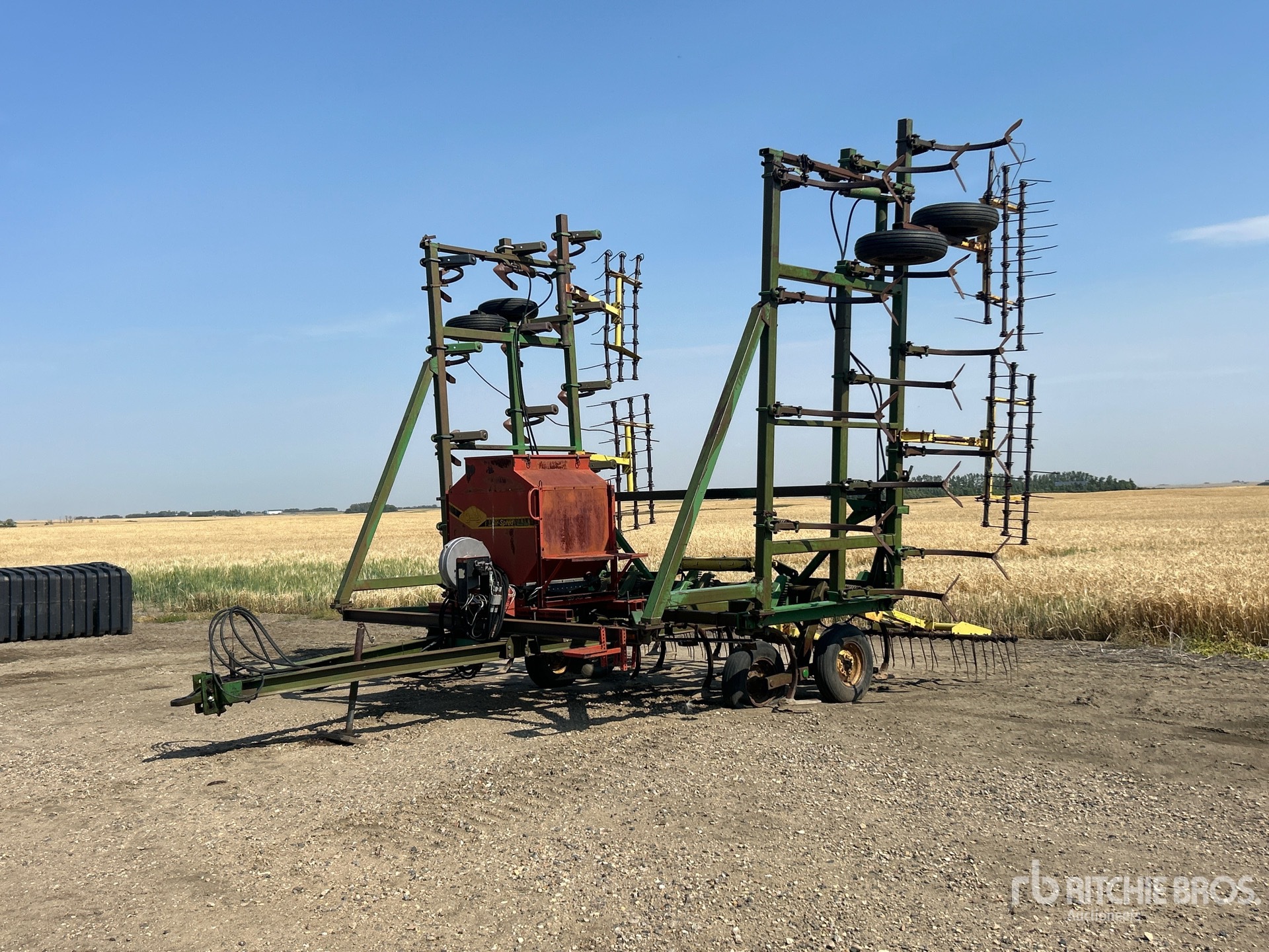 John Deere 1610