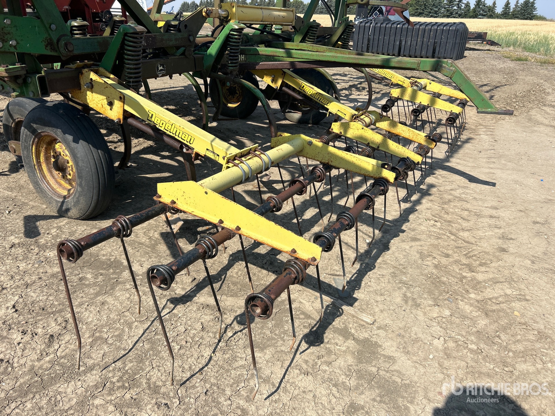 John Deere 1610