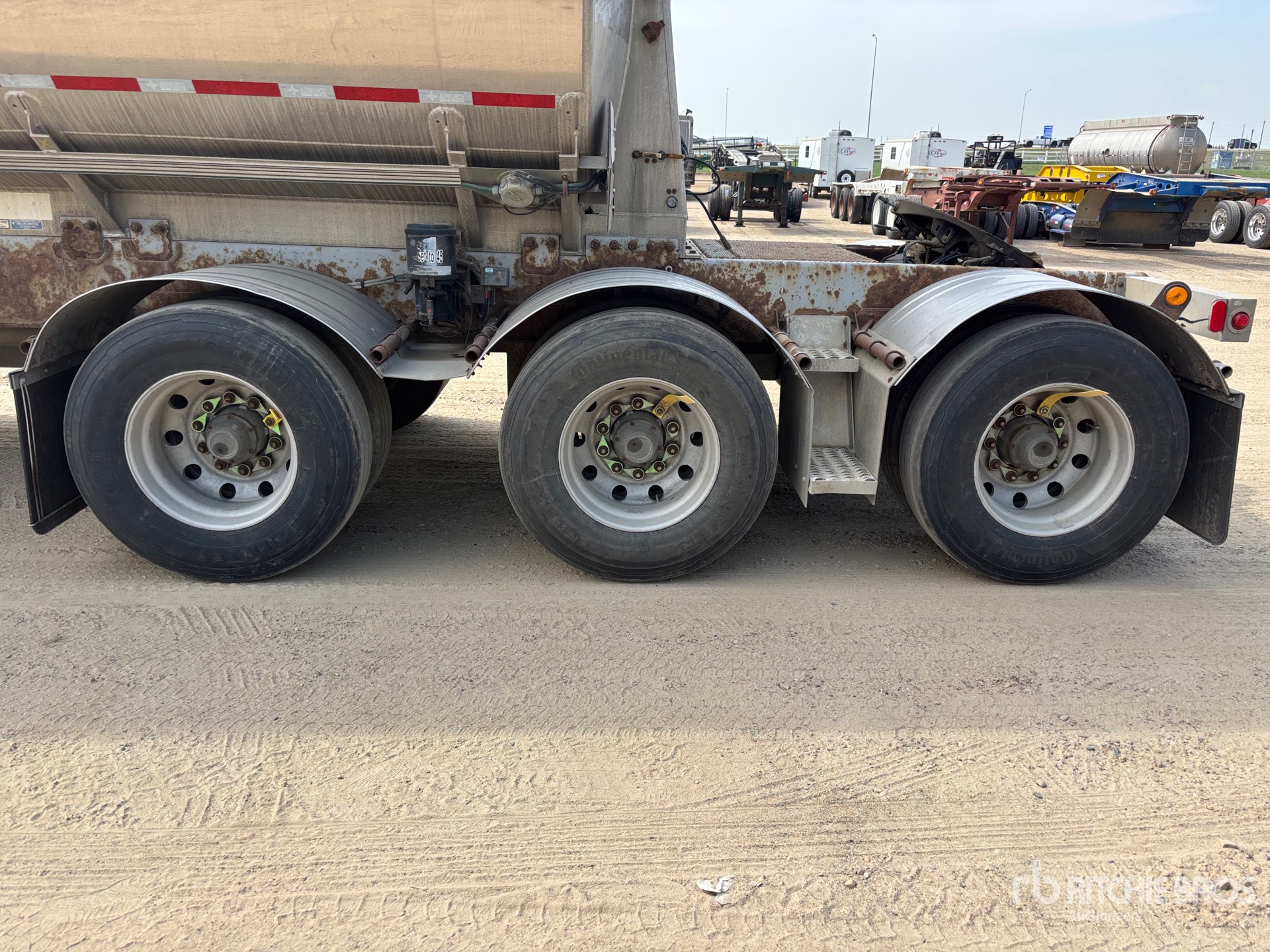 2014 Advance 35000 L TRI/A LEAD