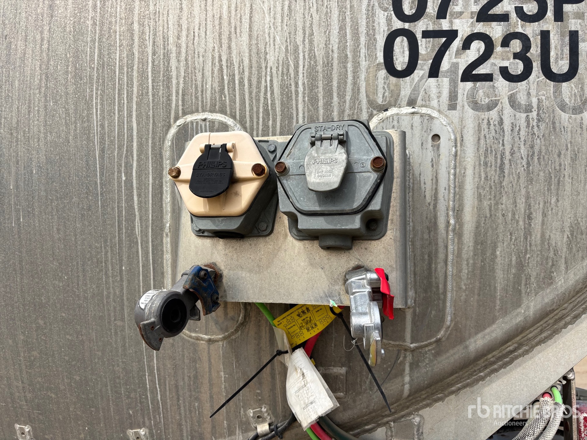 2014 Advance 35000 L TRI/A LEAD