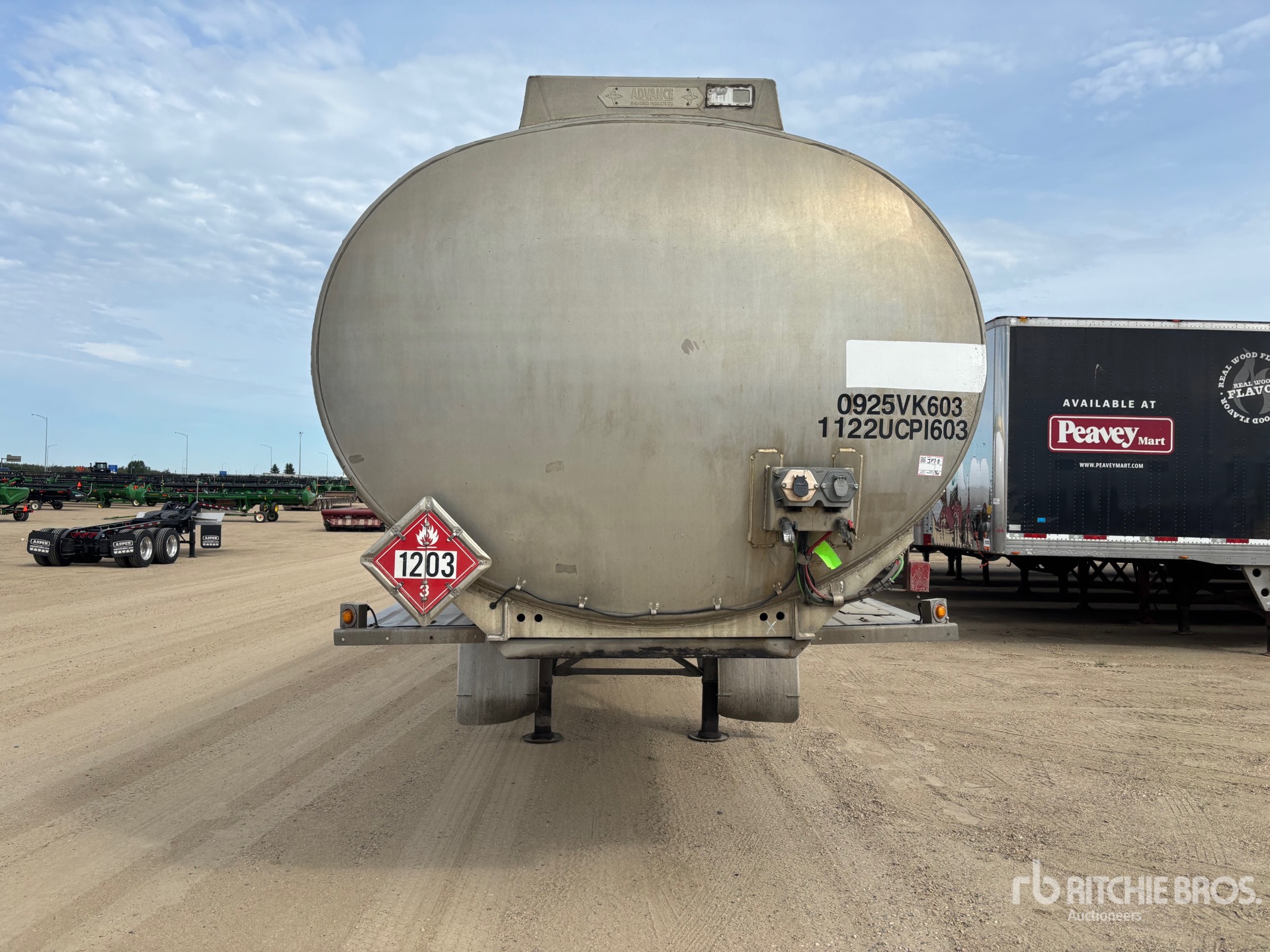 2008 Advance 9378 gal Super B-Train Lead