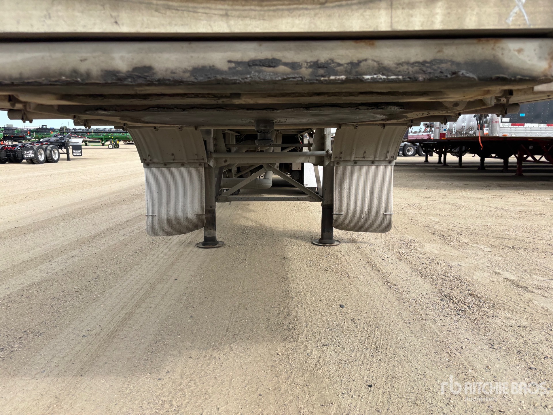 2008 Advance 9378 gal Super B-Train Lead