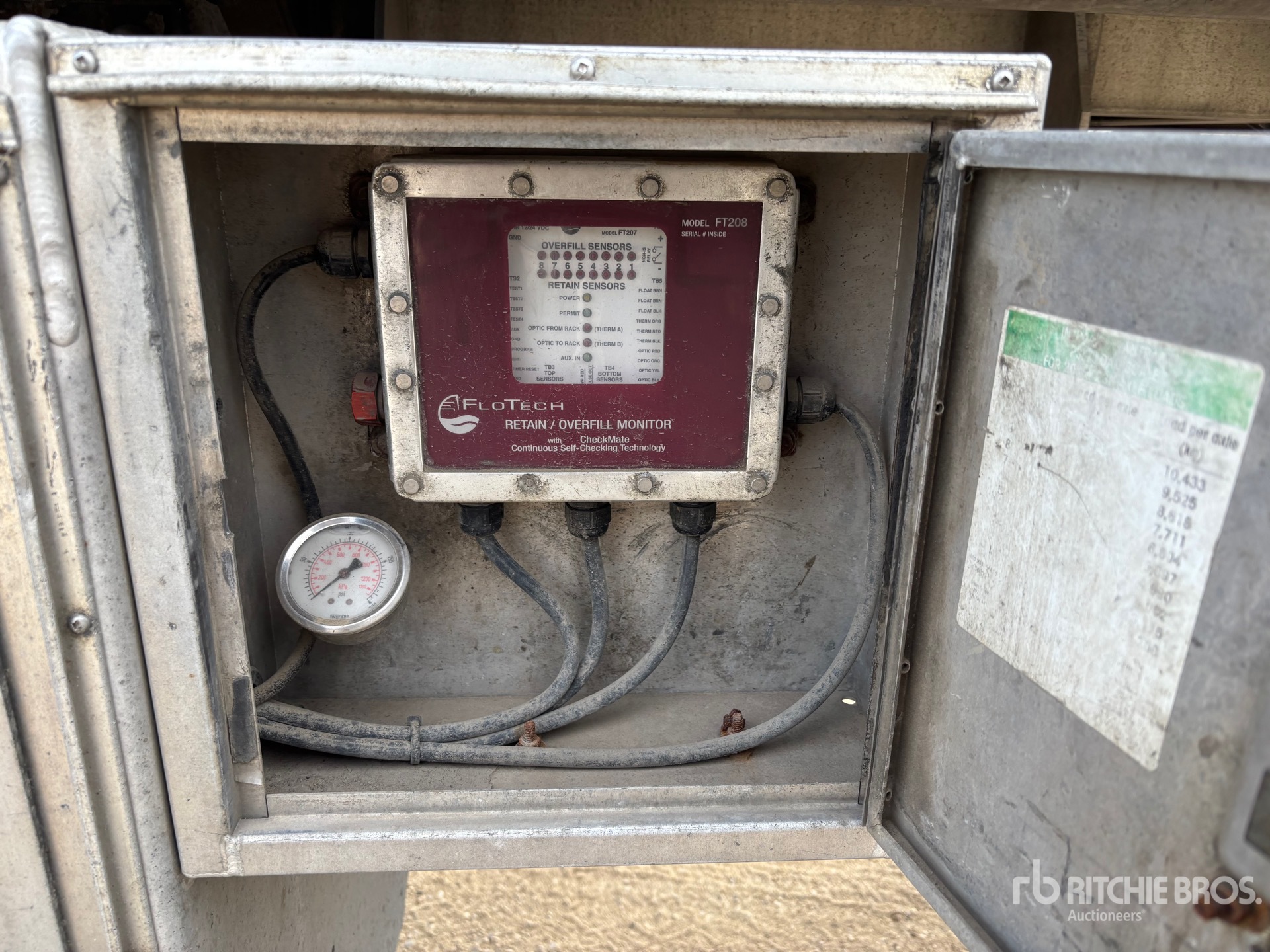 2008 Advance 9378 gal Super B-Train Lead