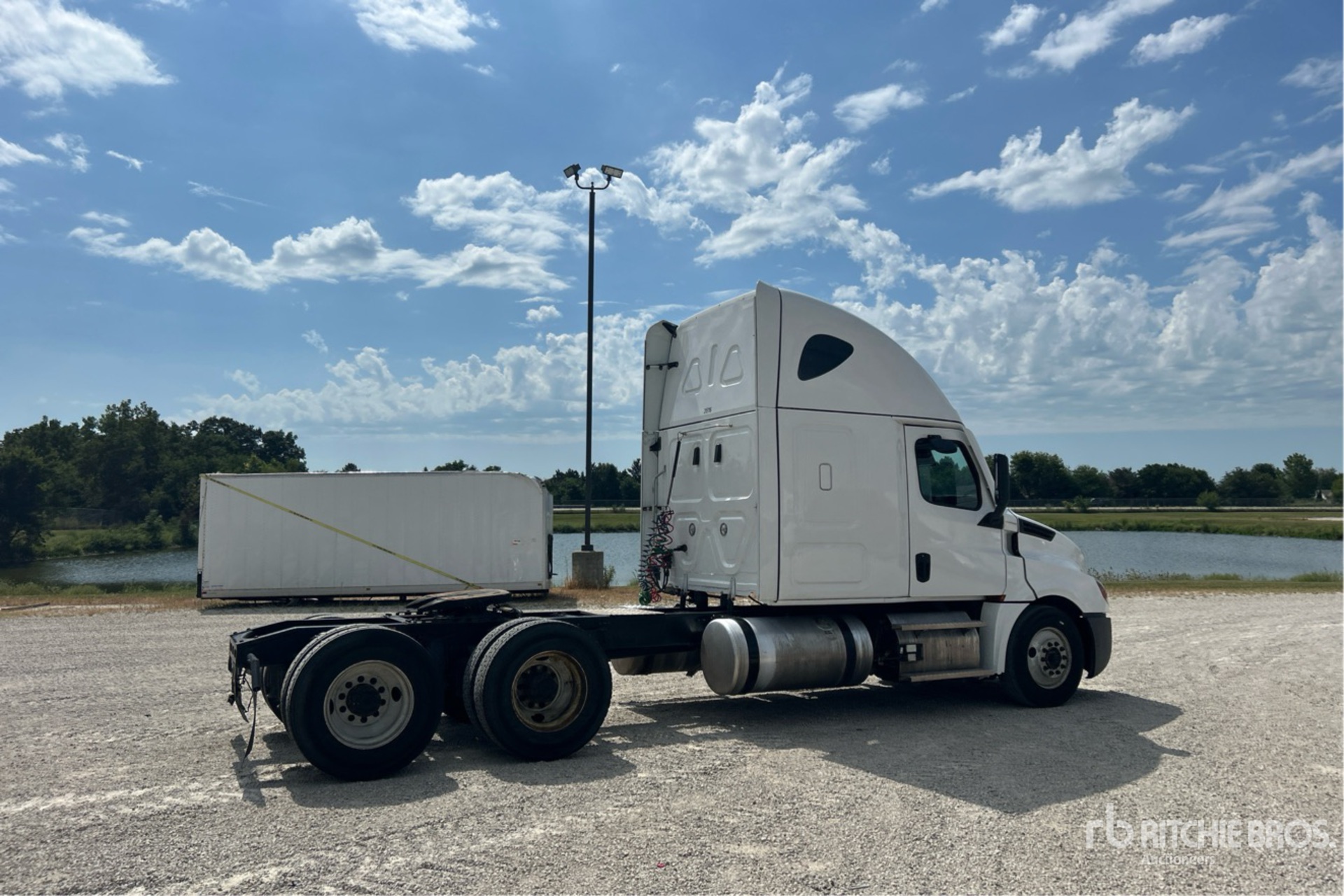 2023 Freightliner CASCADIA 126