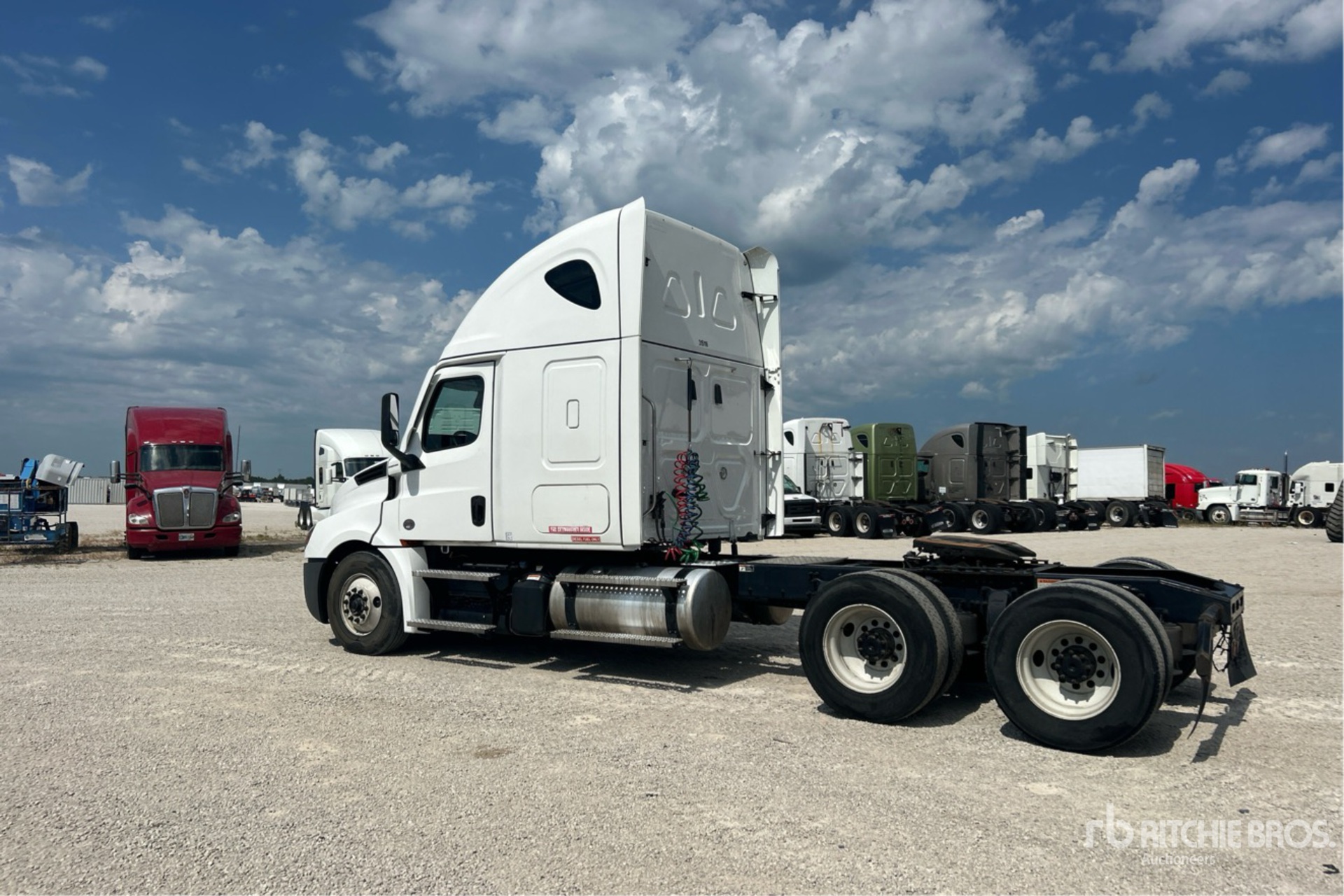 2023 Freightliner CASCADIA 126