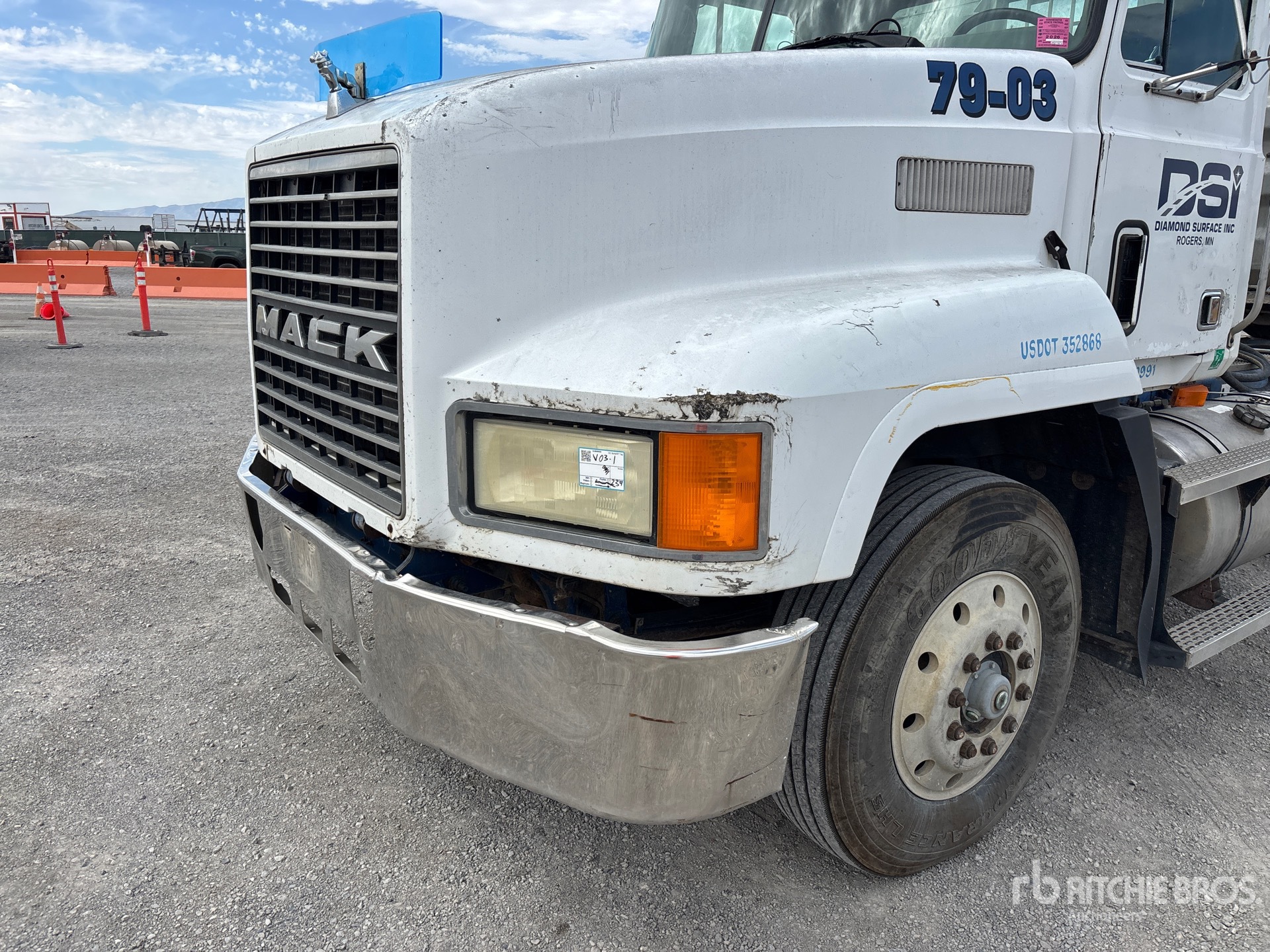 1994 Mack CH613