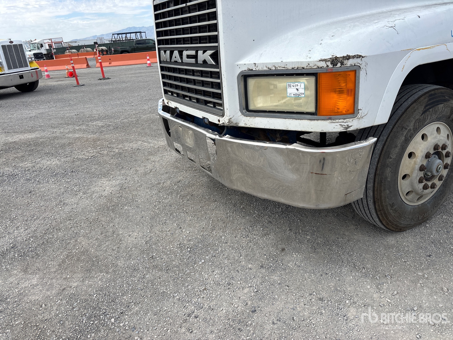 1994 Mack CH613