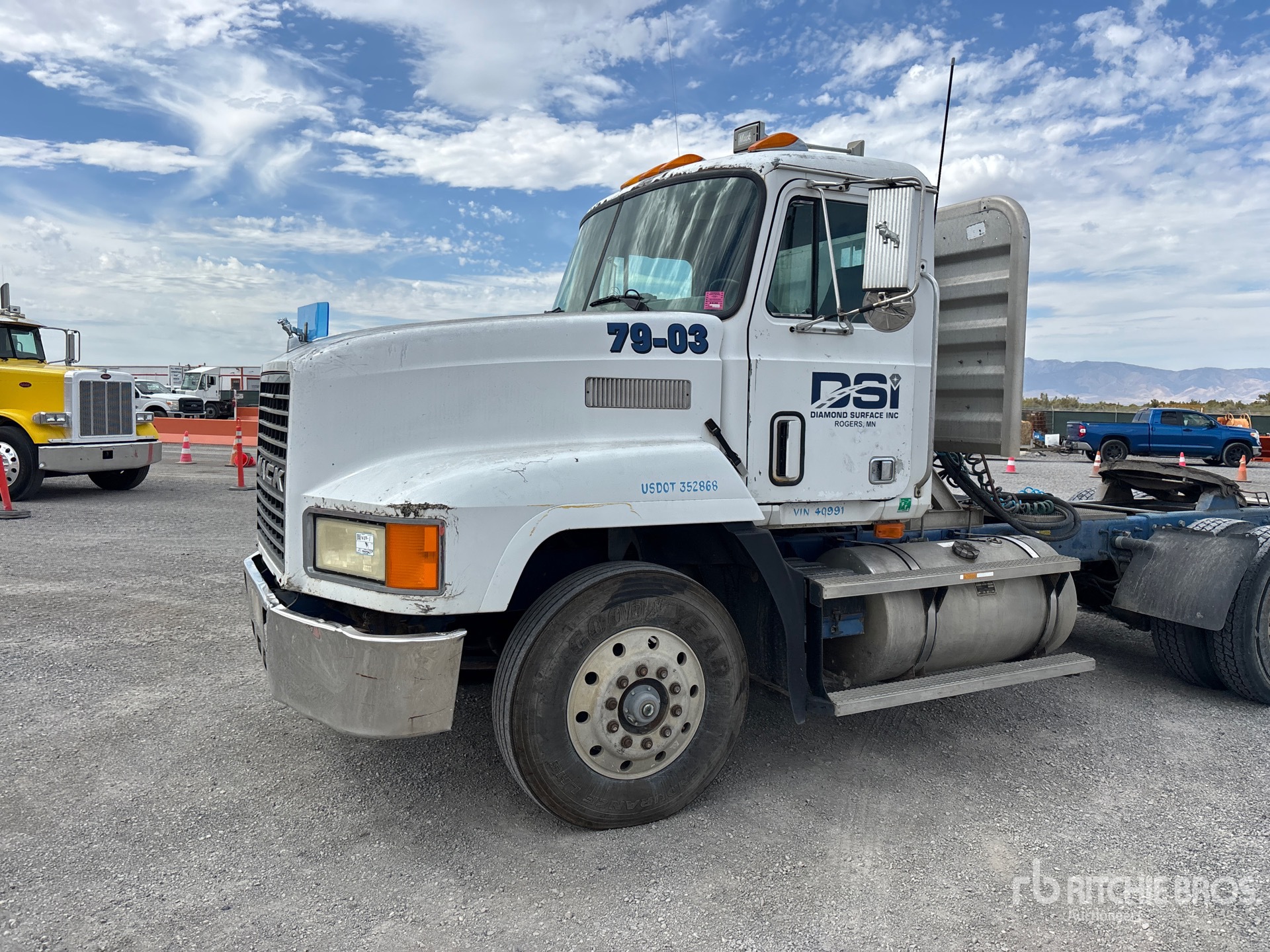 1994 Mack CH613
