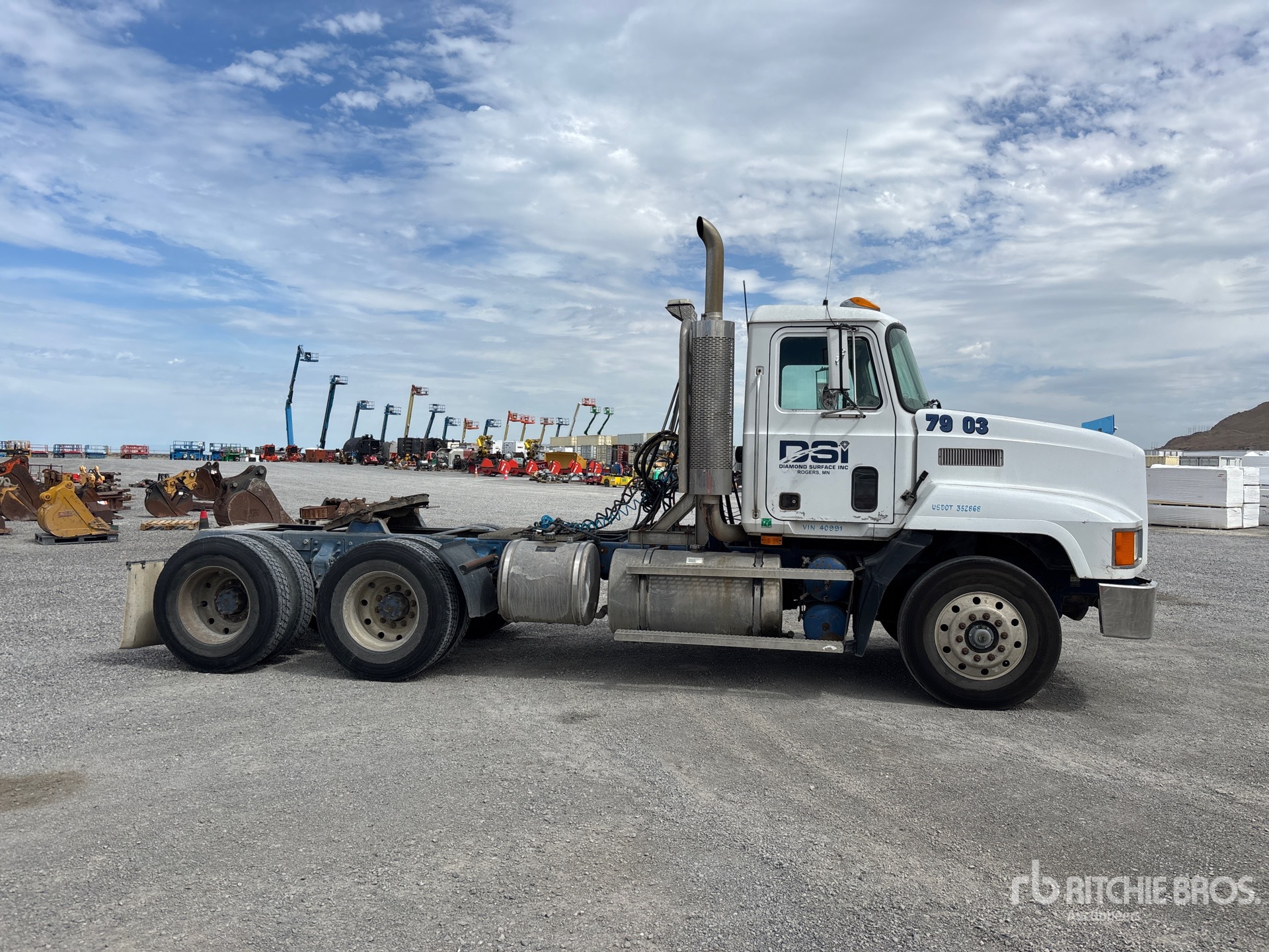 1994 Mack CH613