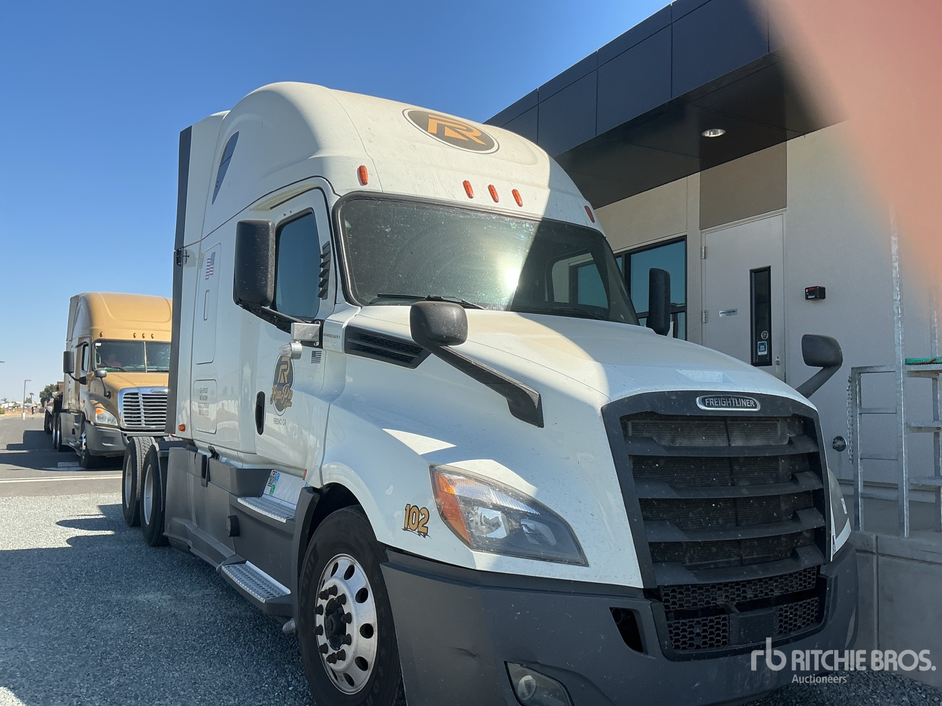2020 Freightliner CASCADIA 126