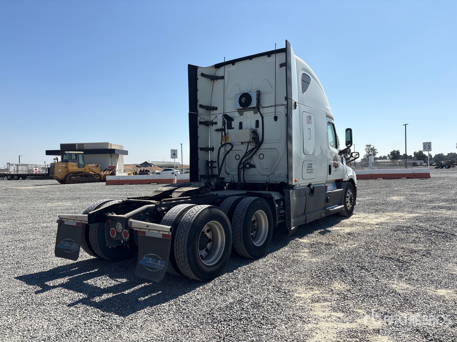 2020 Freightliner CASCADIA 126