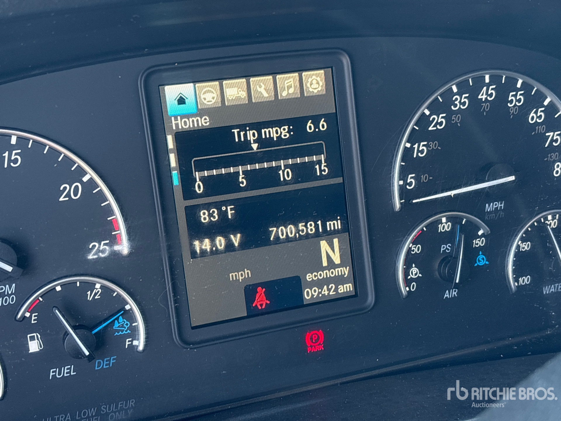 2020 Freightliner CASCADIA 126