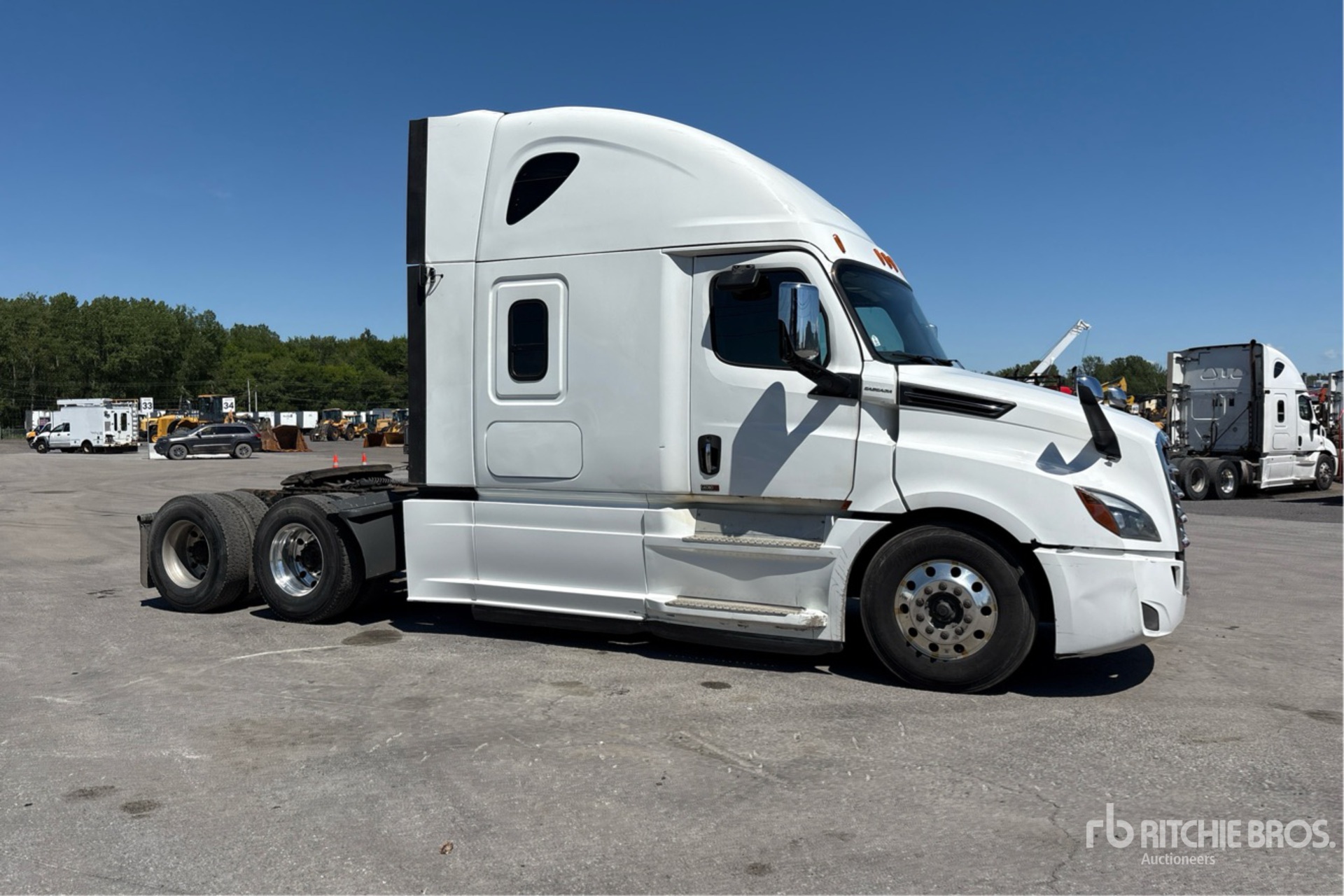2019 Freightliner CASCADIA 126