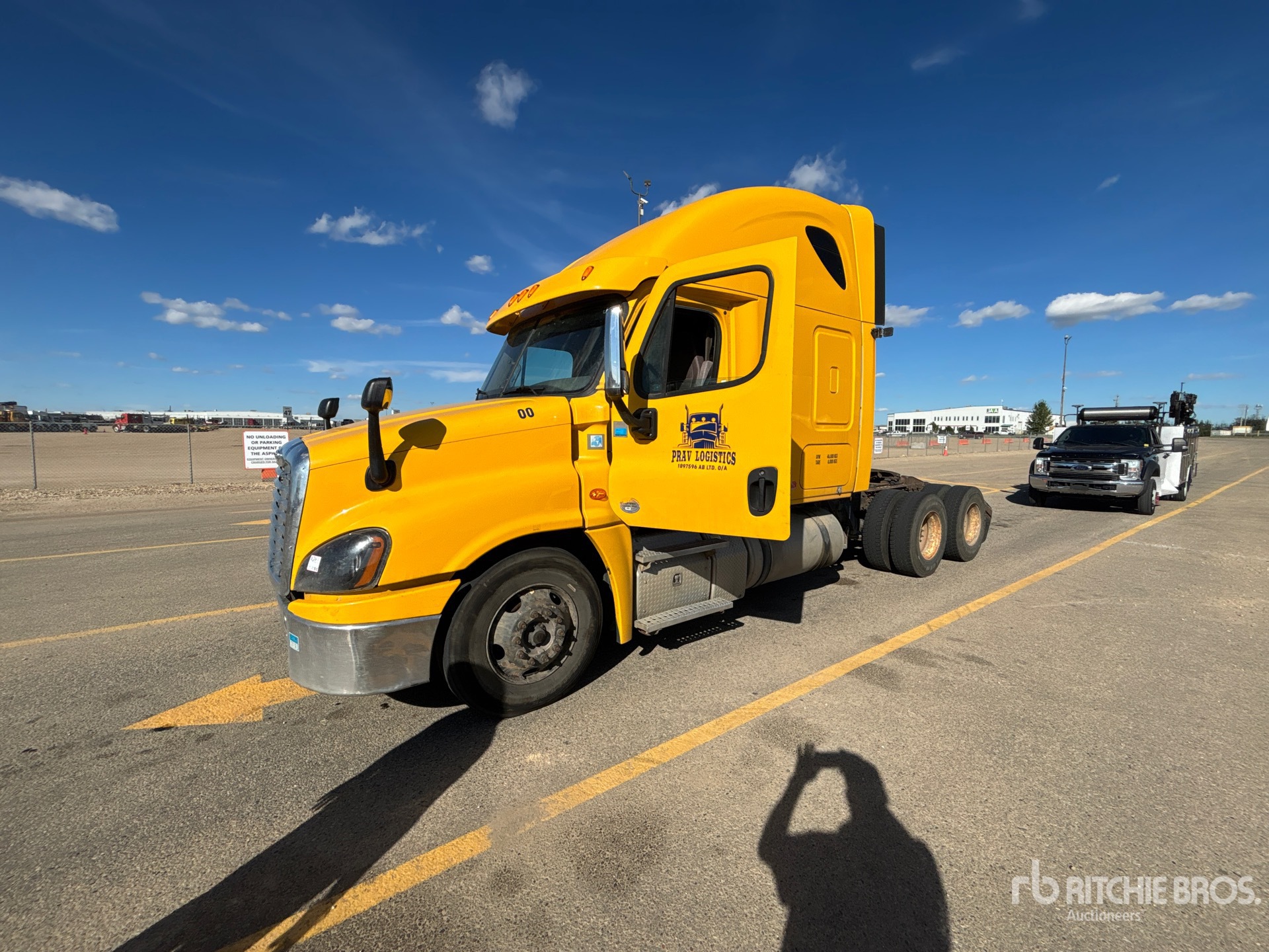 Photo of 2015 Freightliner CASCADIA 125