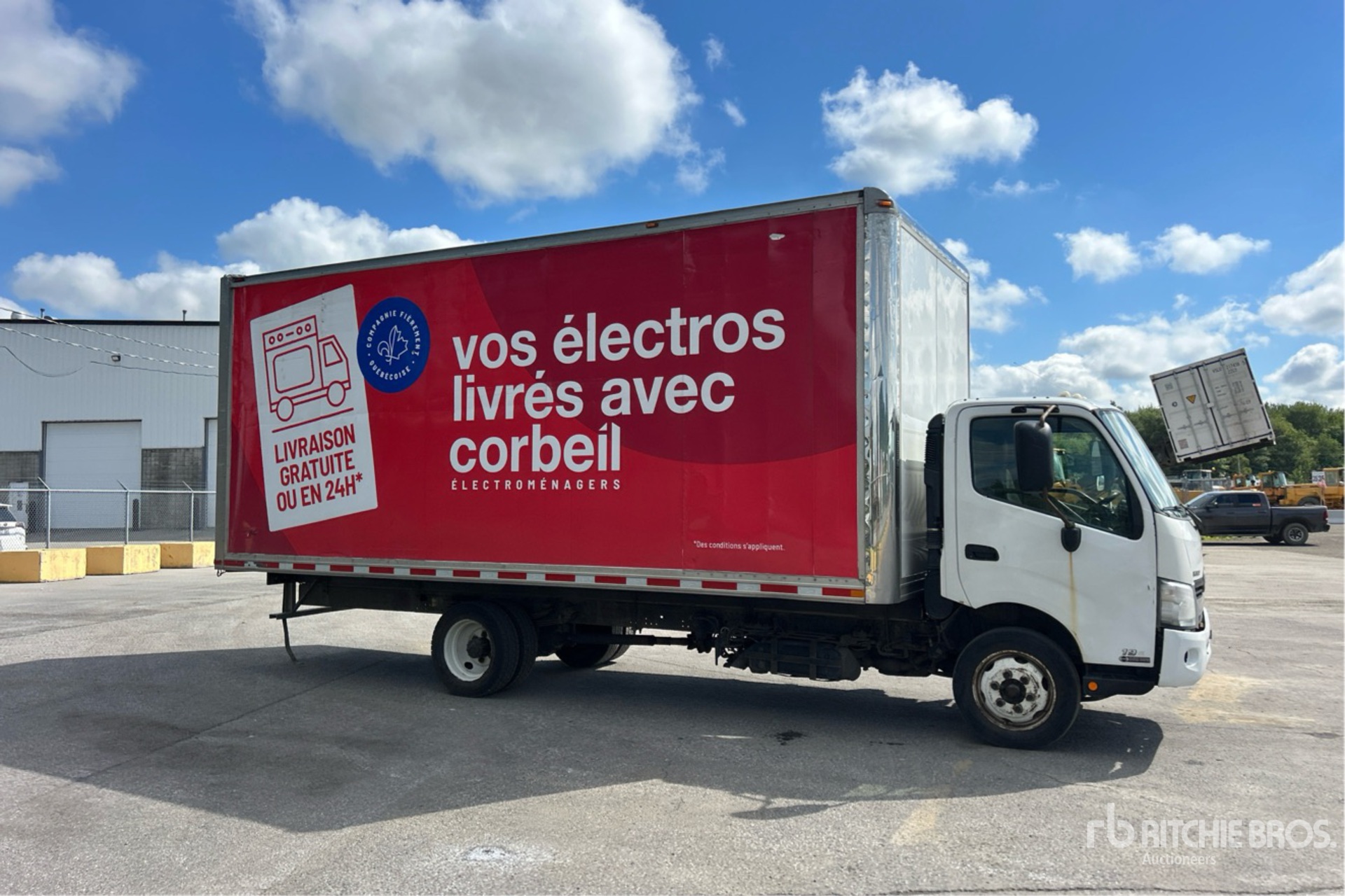 2020 Hino 195