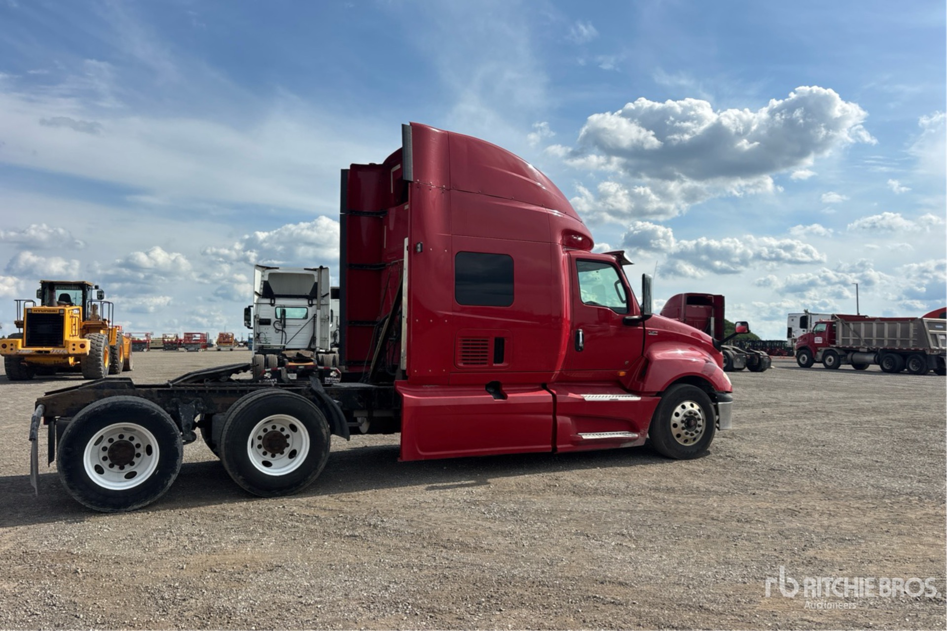 2019 International LT625