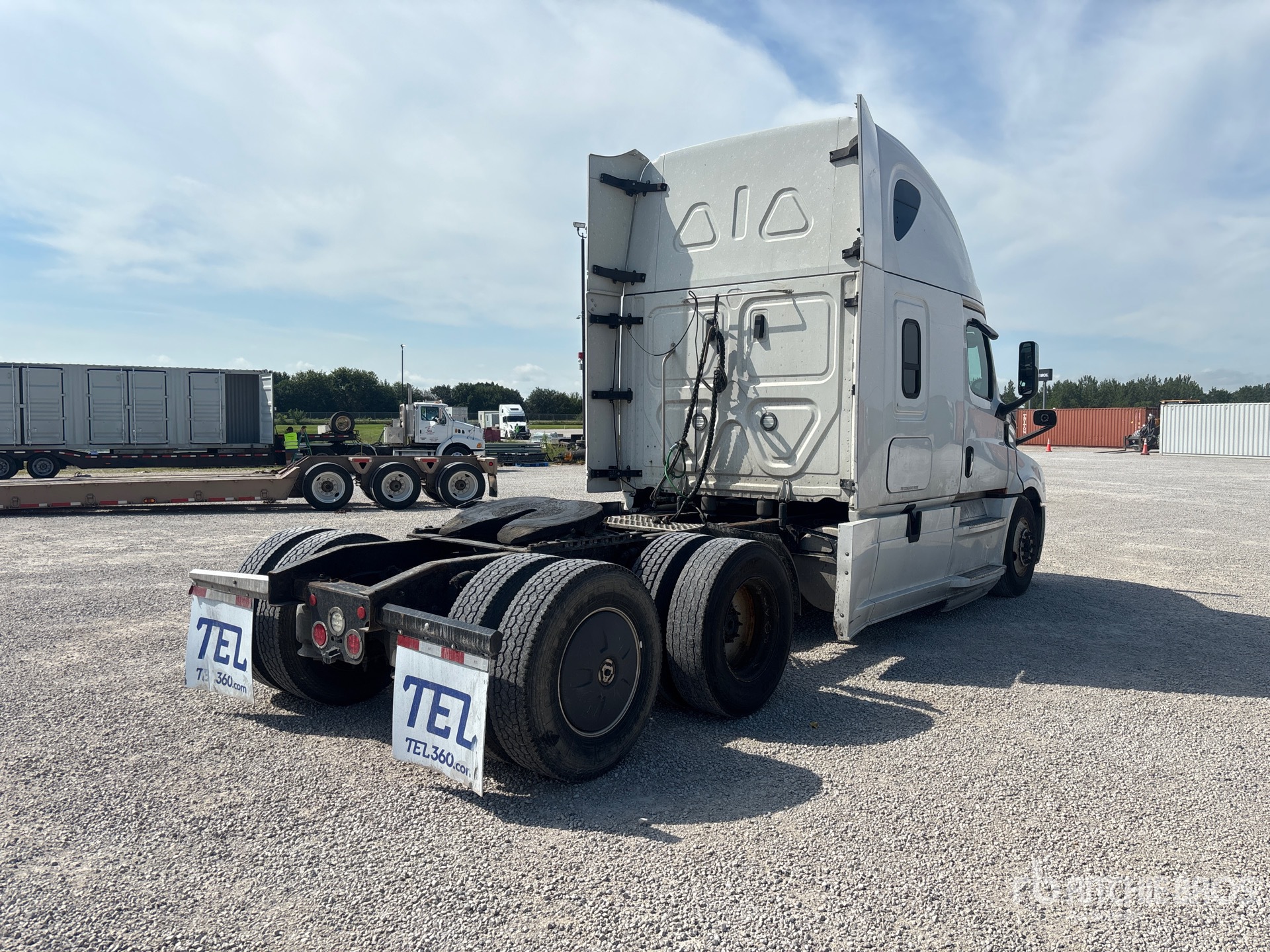 2020 Freightliner CASCADIA 126