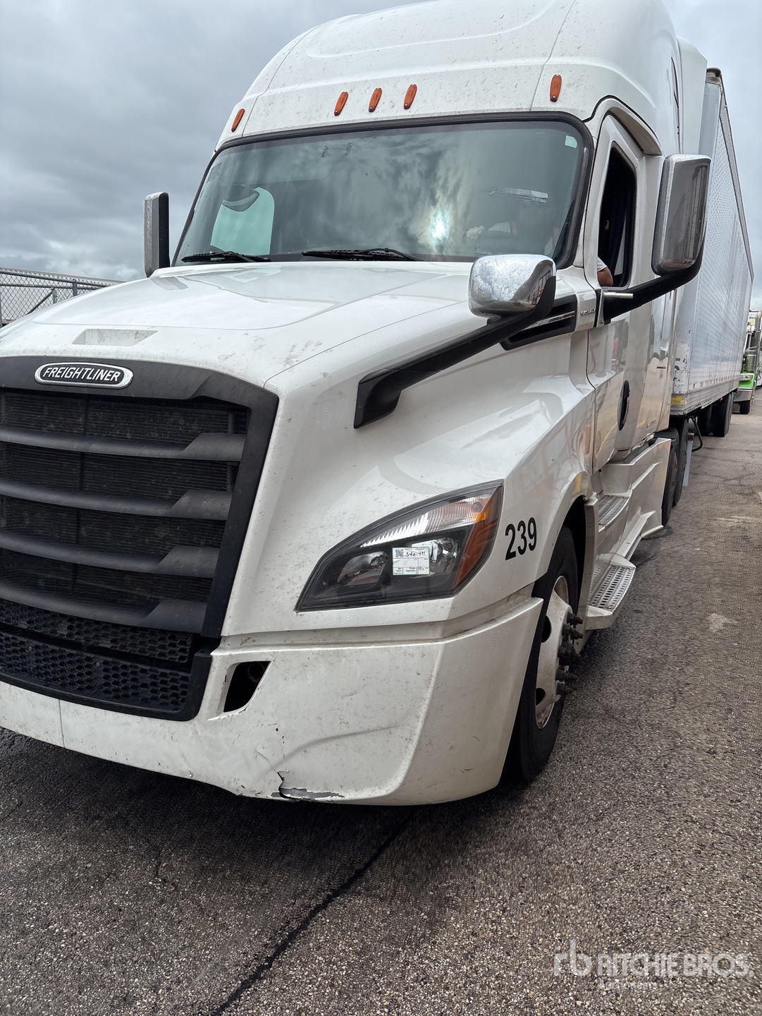 2020 Freightliner CASCADIA 126