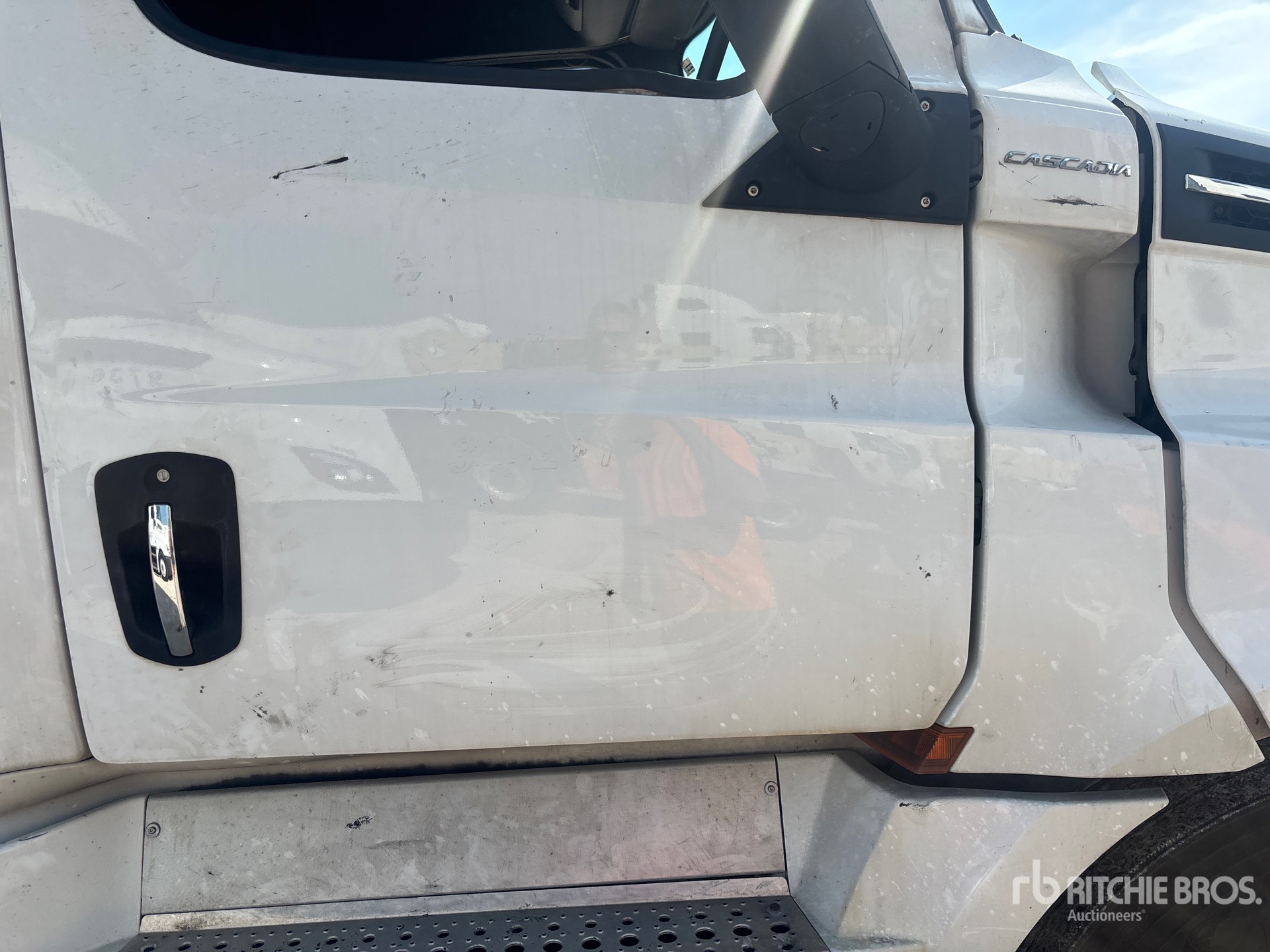 2020 Freightliner CASCADIA 126