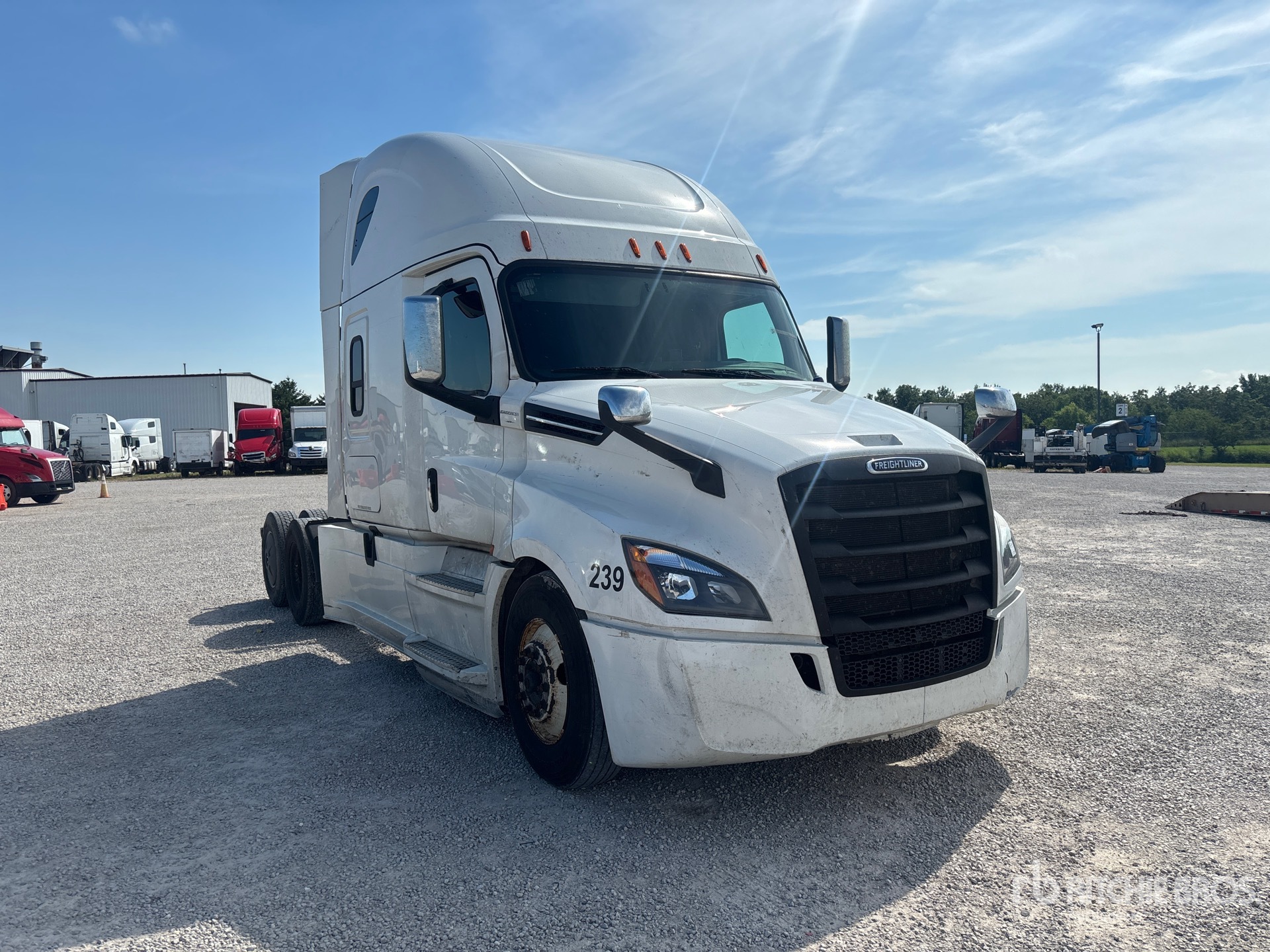 2020 Freightliner CASCADIA 126