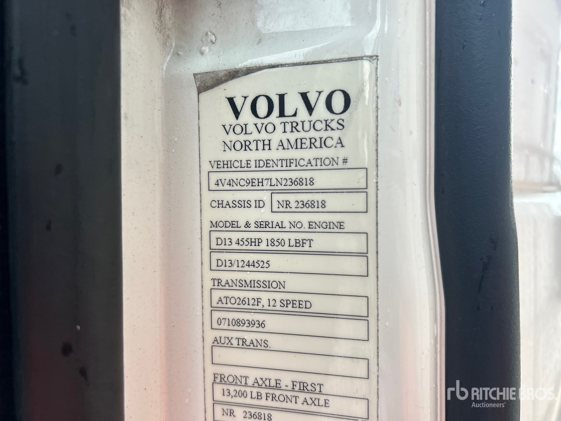 2020 Volvo VNL860