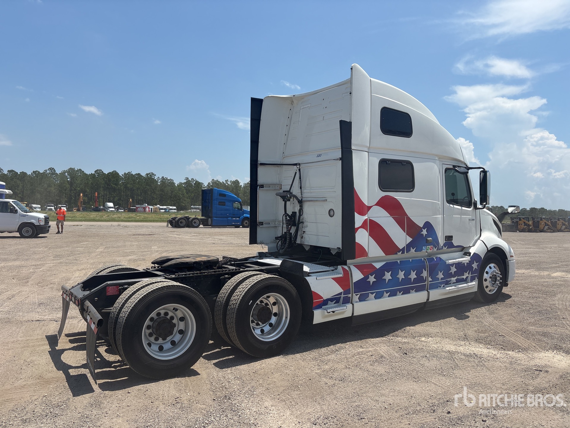 2020 Volvo VNL860