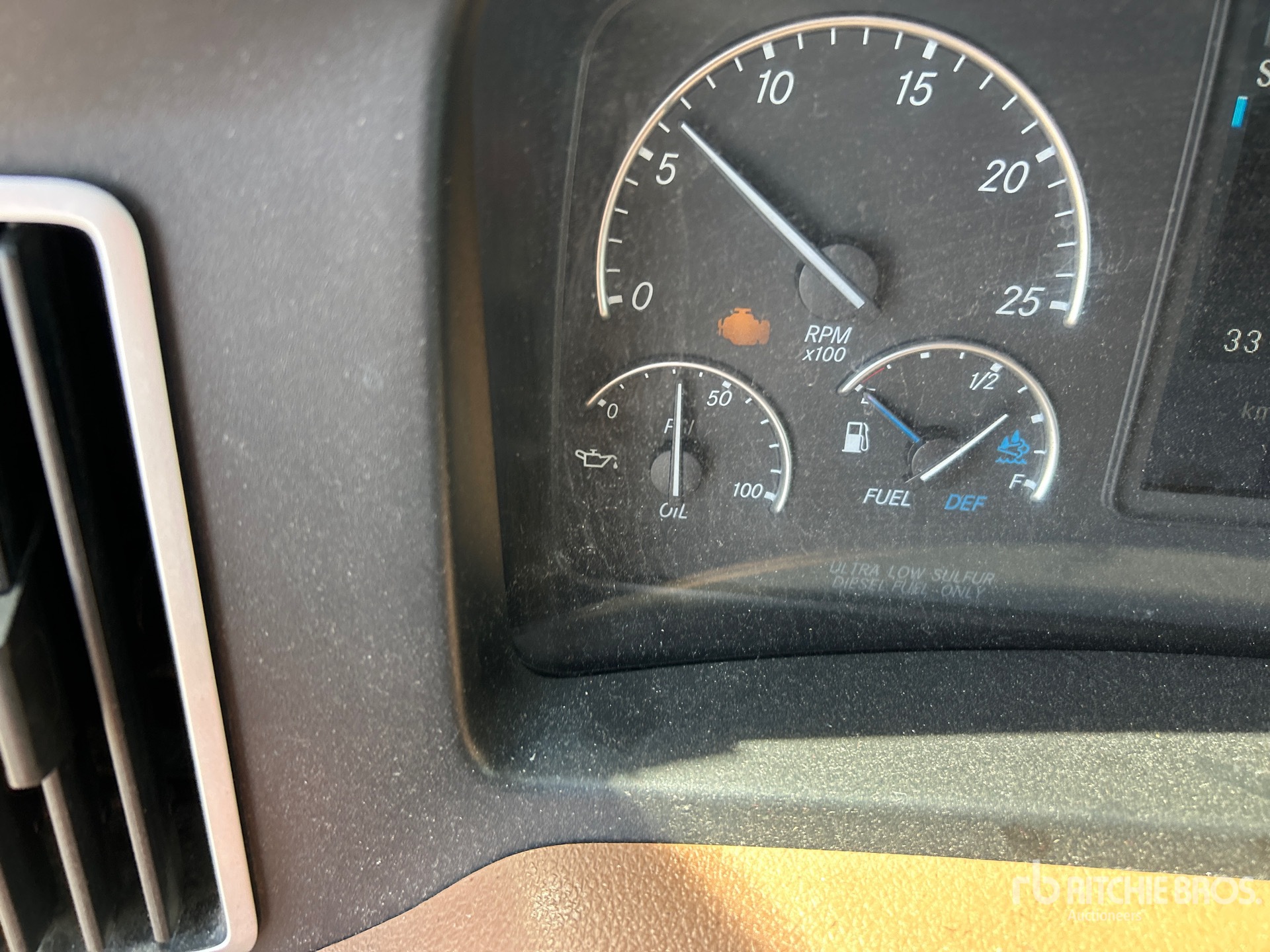 2019 Freightliner CASCADIA 126
