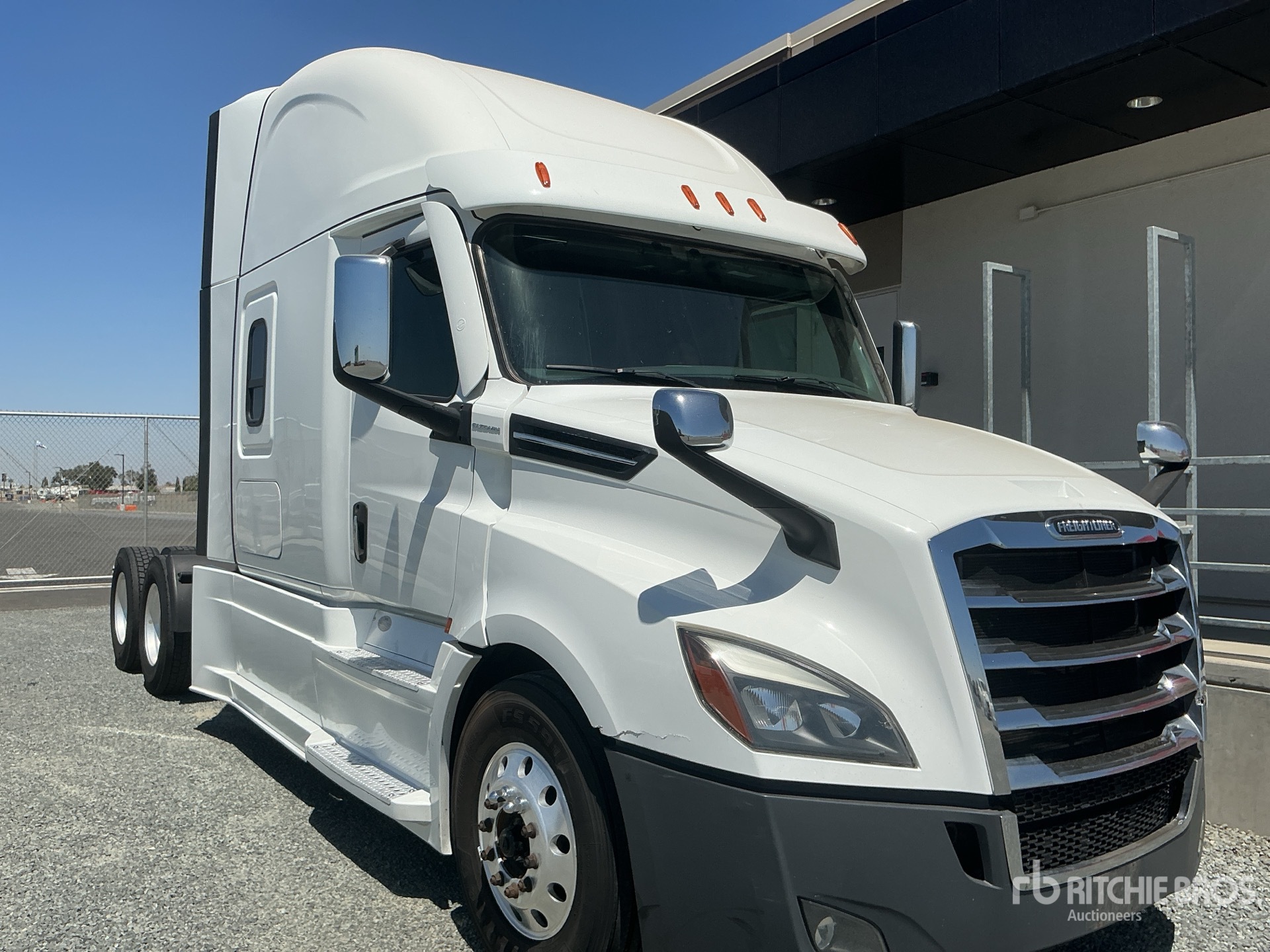 2021 Freightliner CASCADIA 126