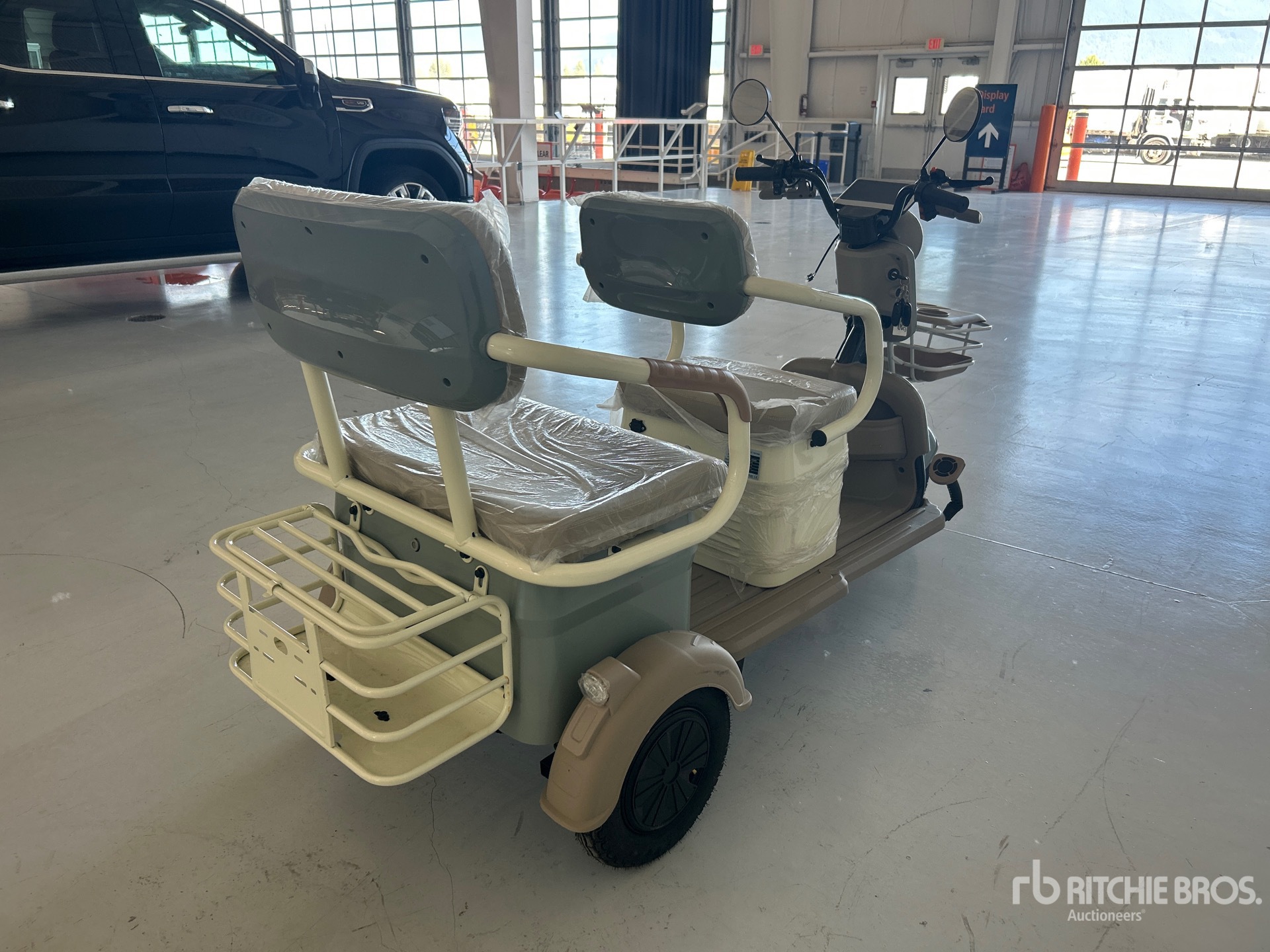 General Appearance with Picture, Right Rear Corner