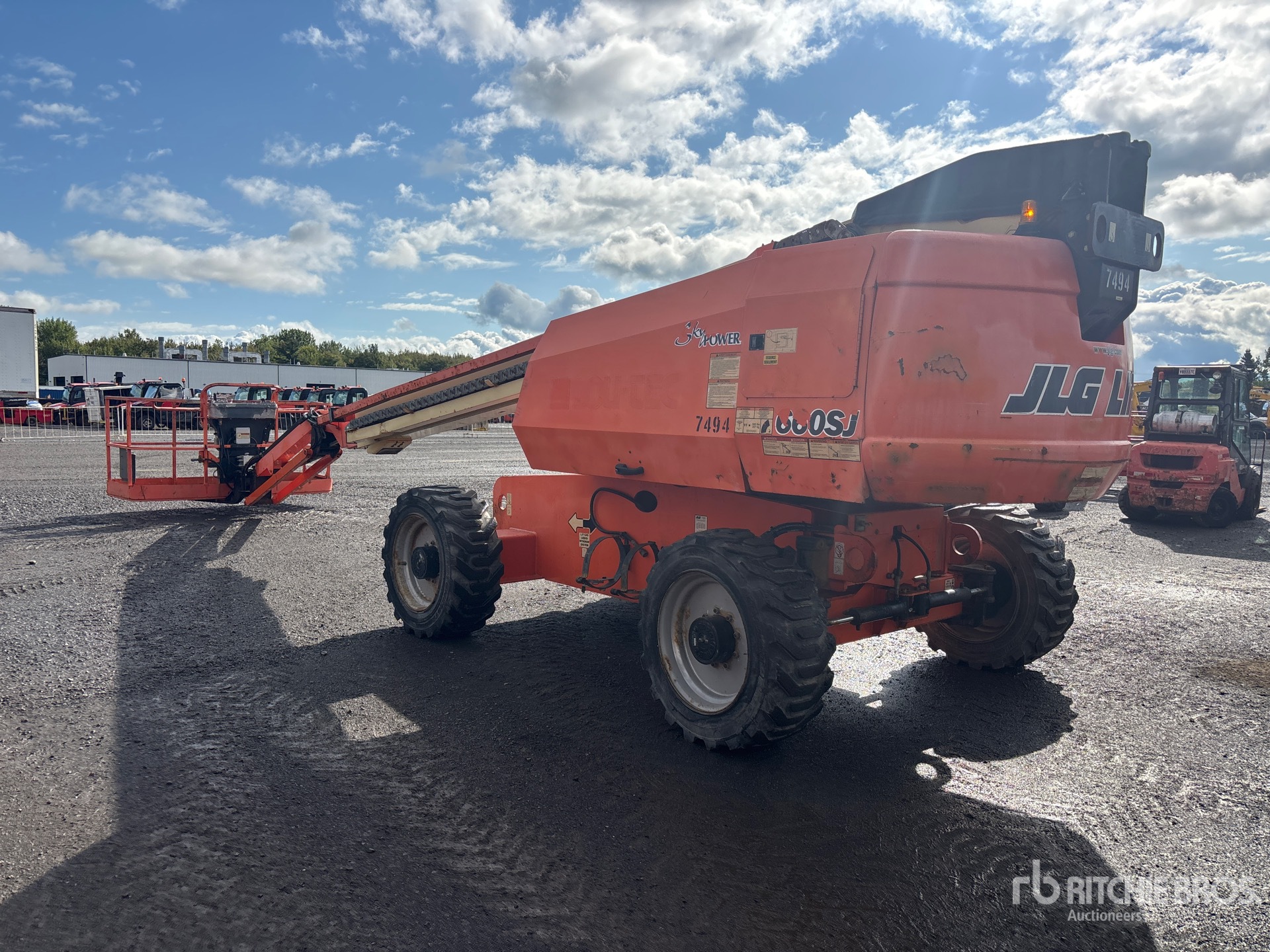 2014 JLG 660SJ