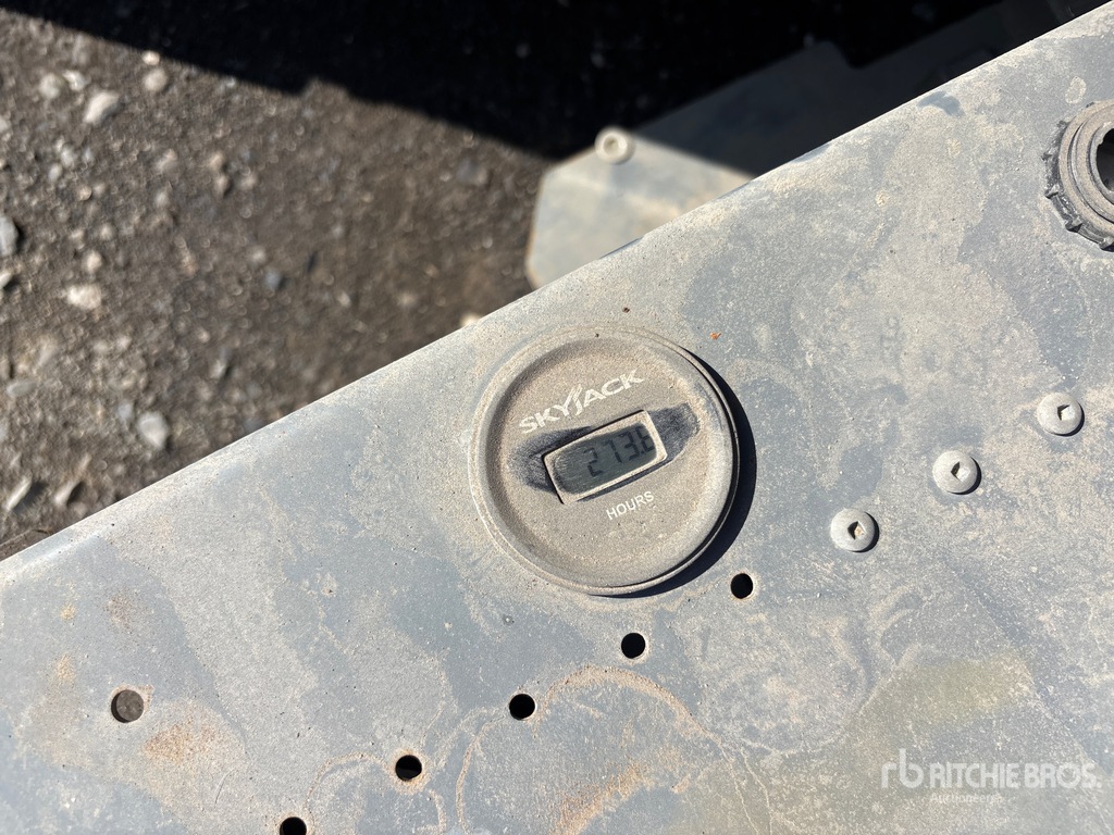 General Appearance with Hour Meter / Odometer