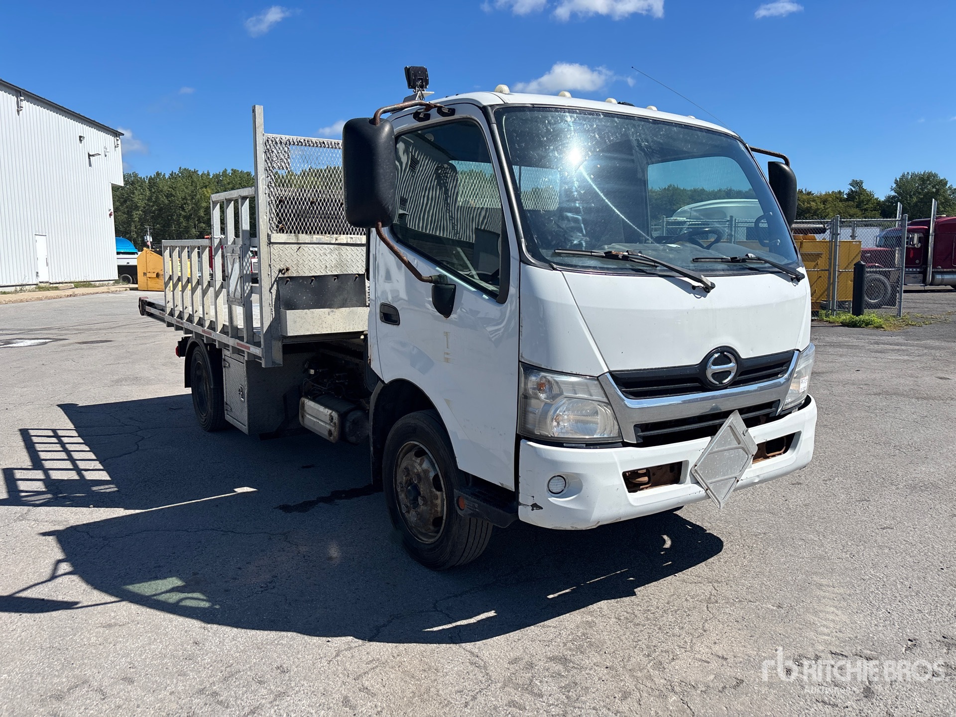 2018 Hino 195