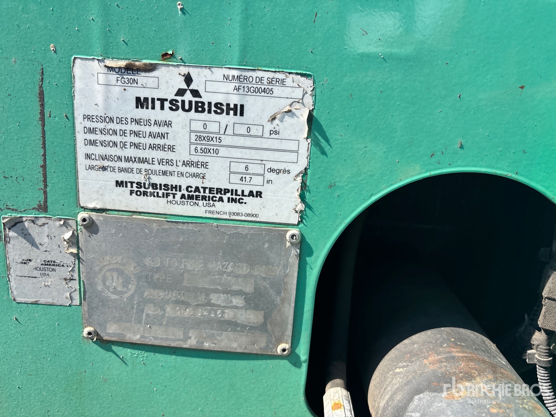2015 Mitsubishi FG30N