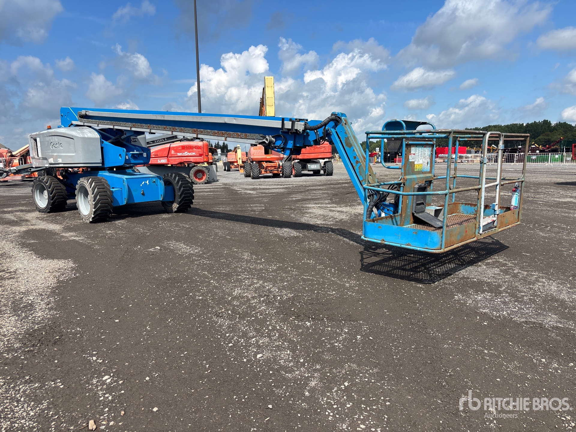 2015 Genie S85