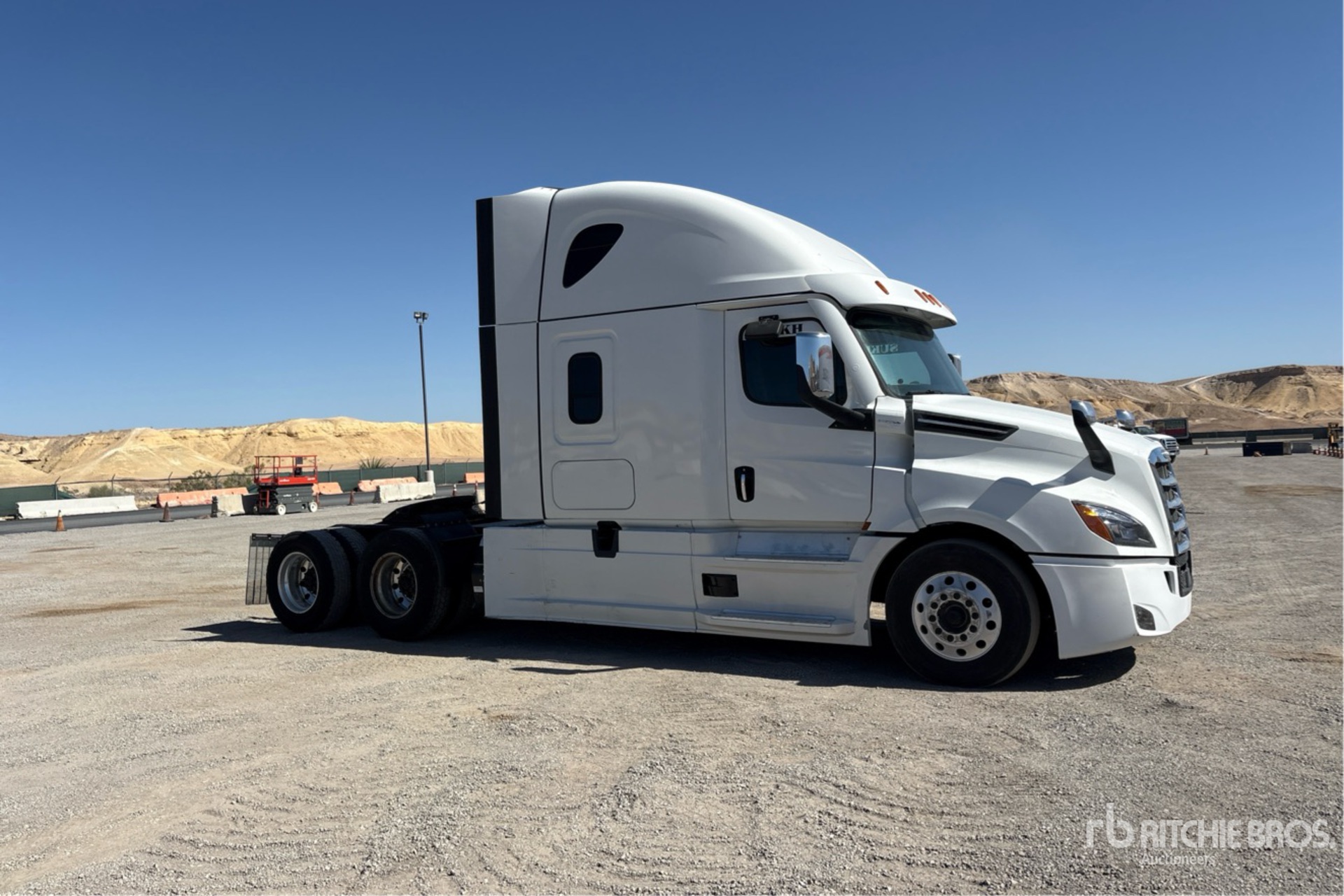 2021 Freightliner CASCADIA 126