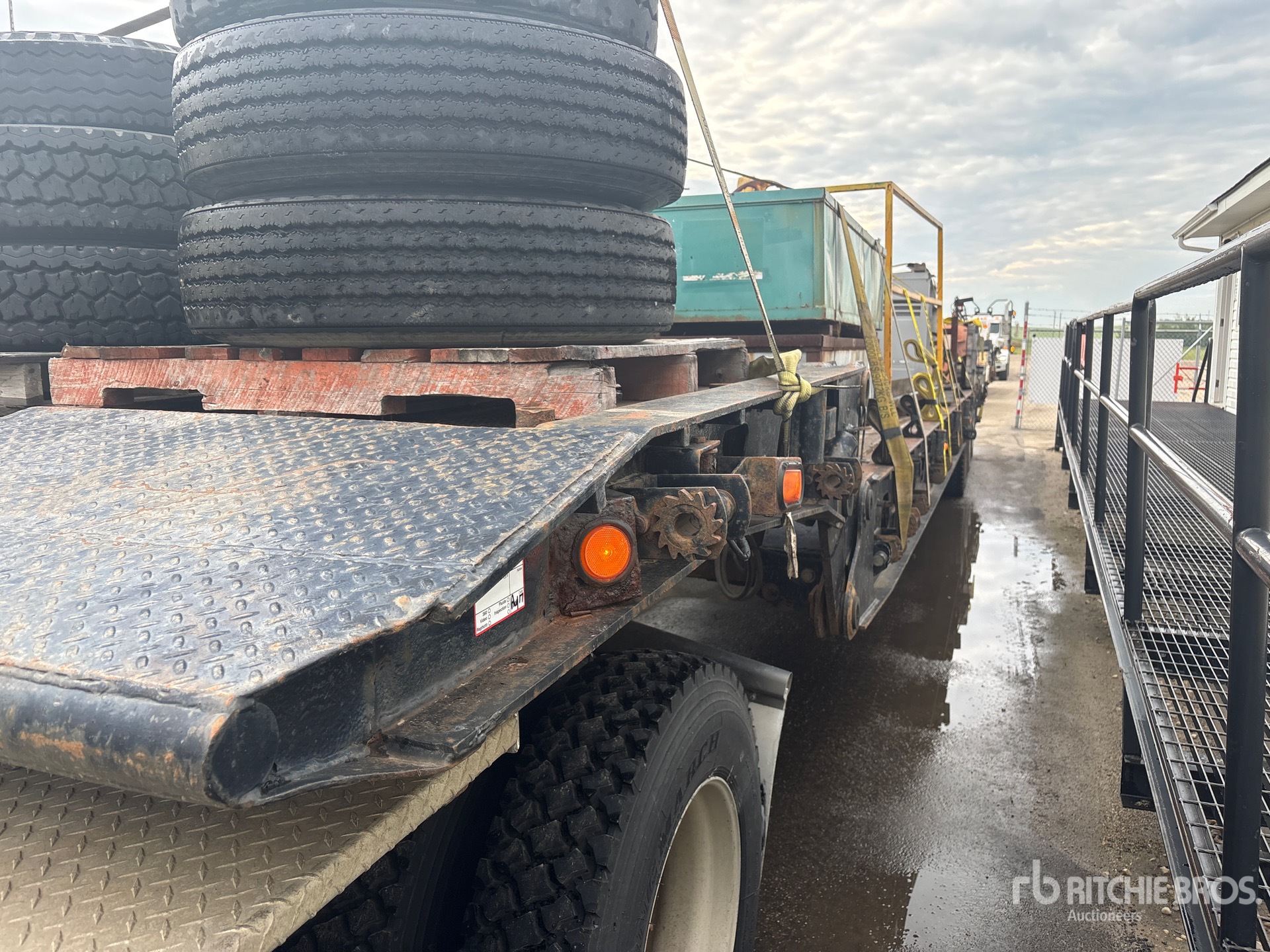 2000 Aspen 45 Ton Tri/A