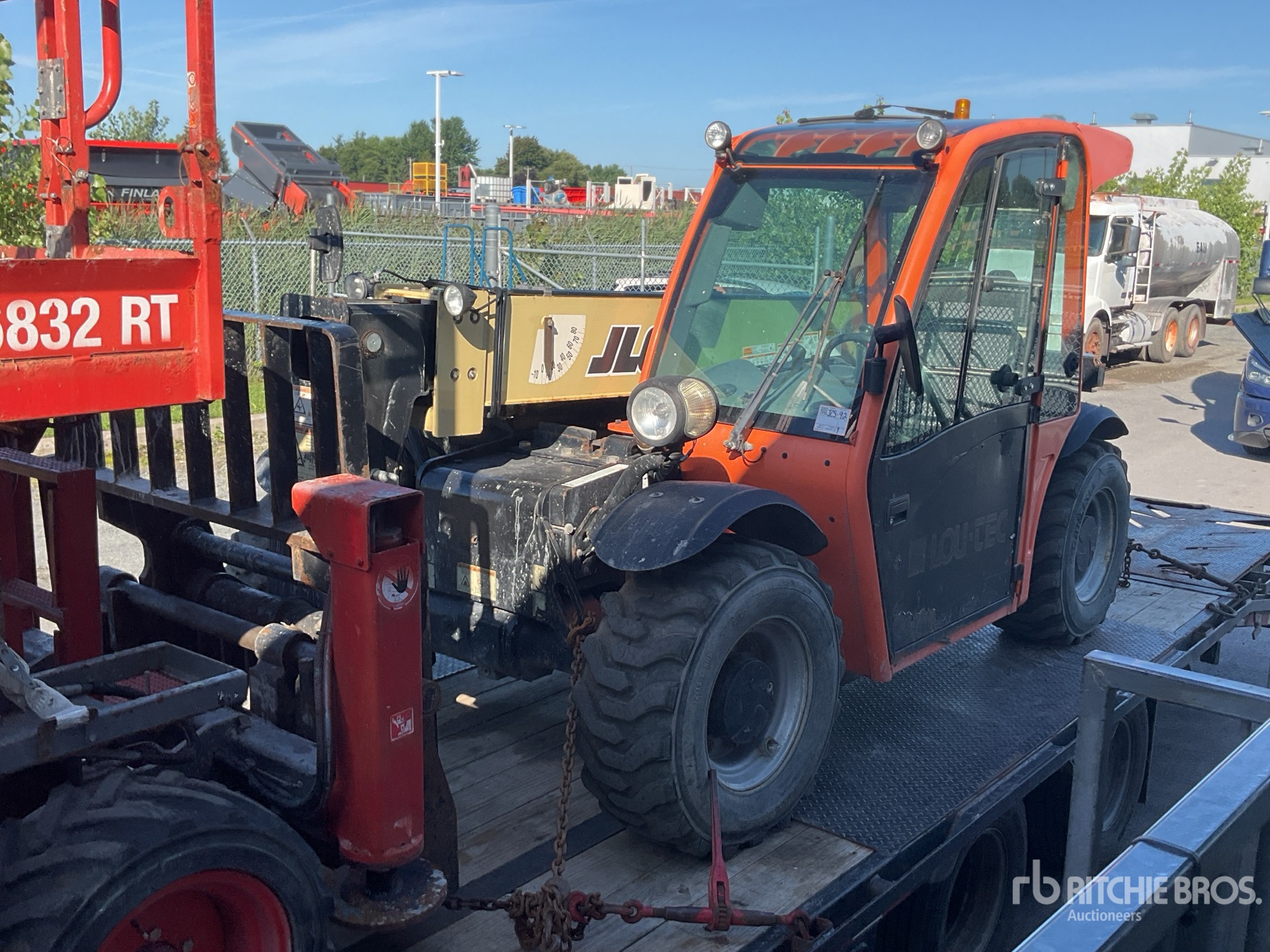 2017 JLG G5-18A