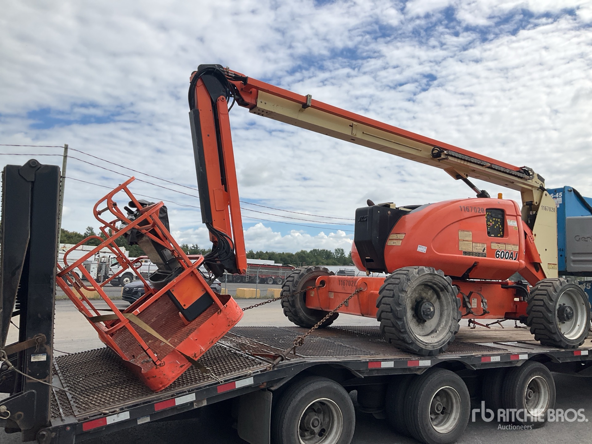 2015 JLG 600AJ
